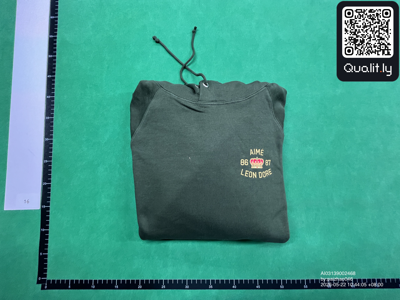 Hoodie — QC-Foto 1 von 38