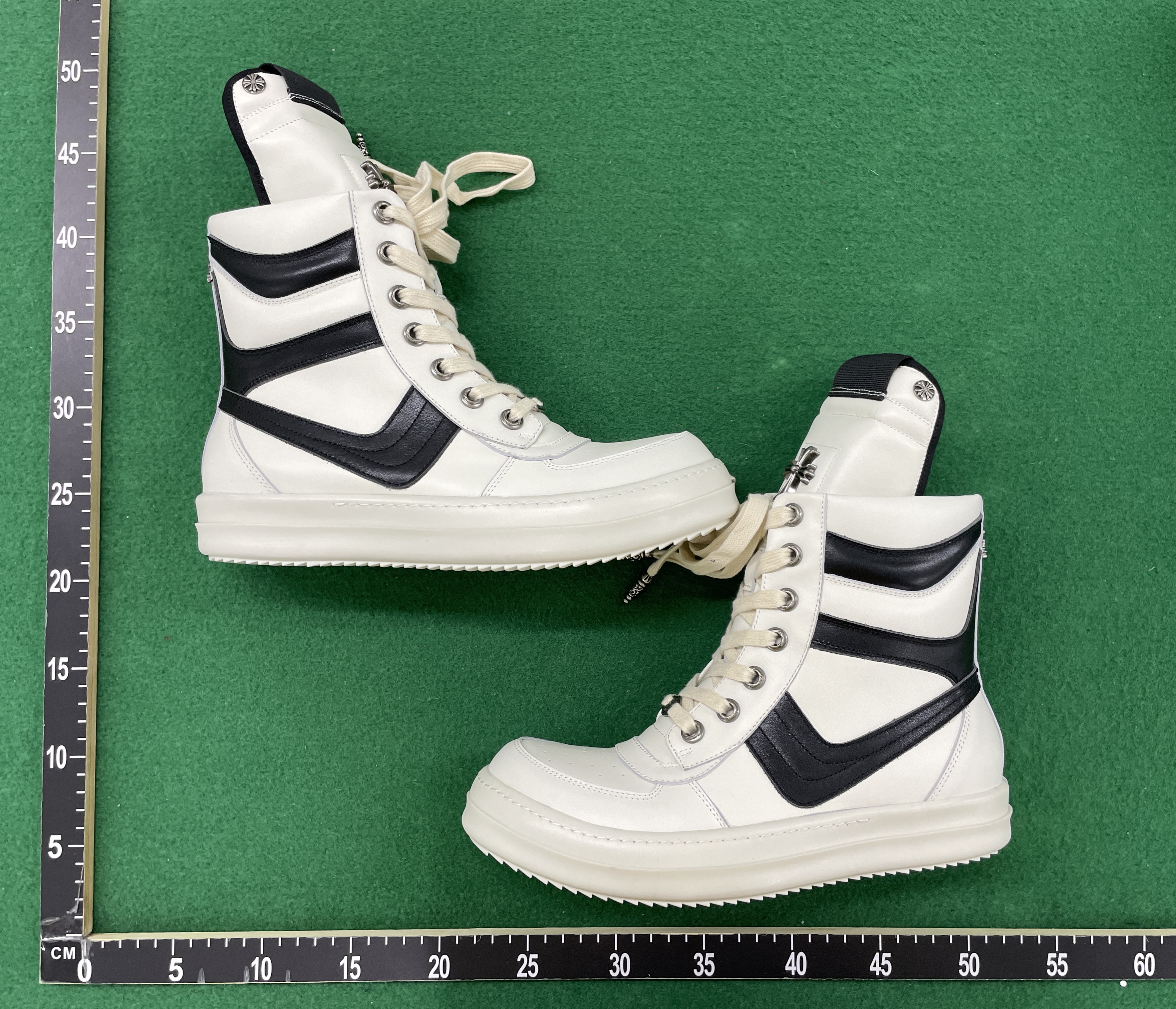 Sneakers — QC-foto 3 van 116