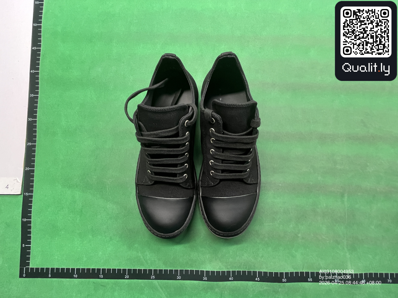 Sneakers — QC-foto 1 av 30