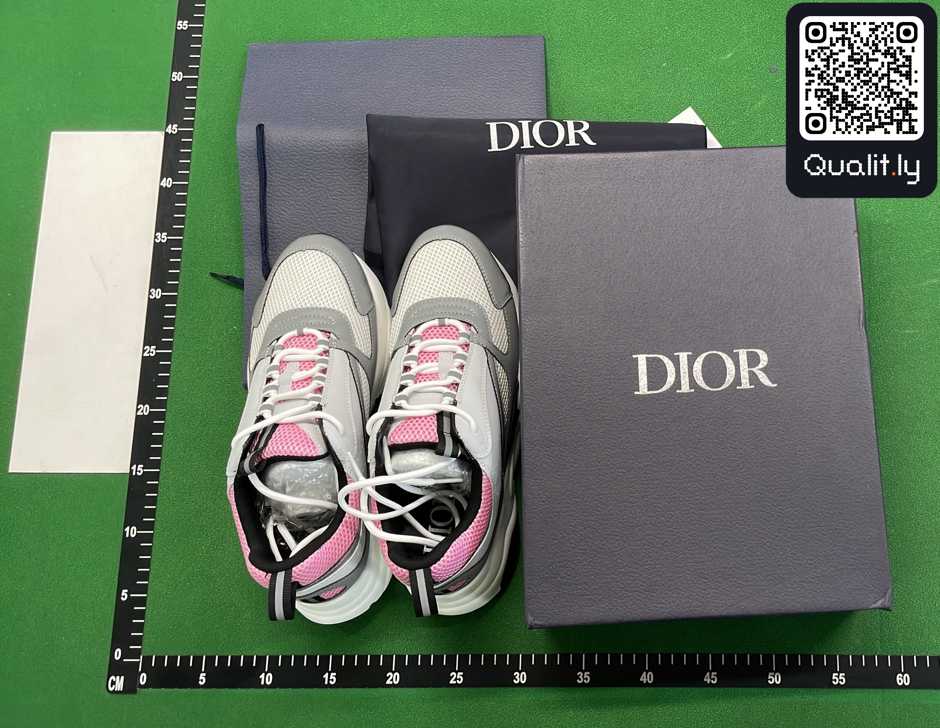 Sneakers — QC-foto 1 van 6