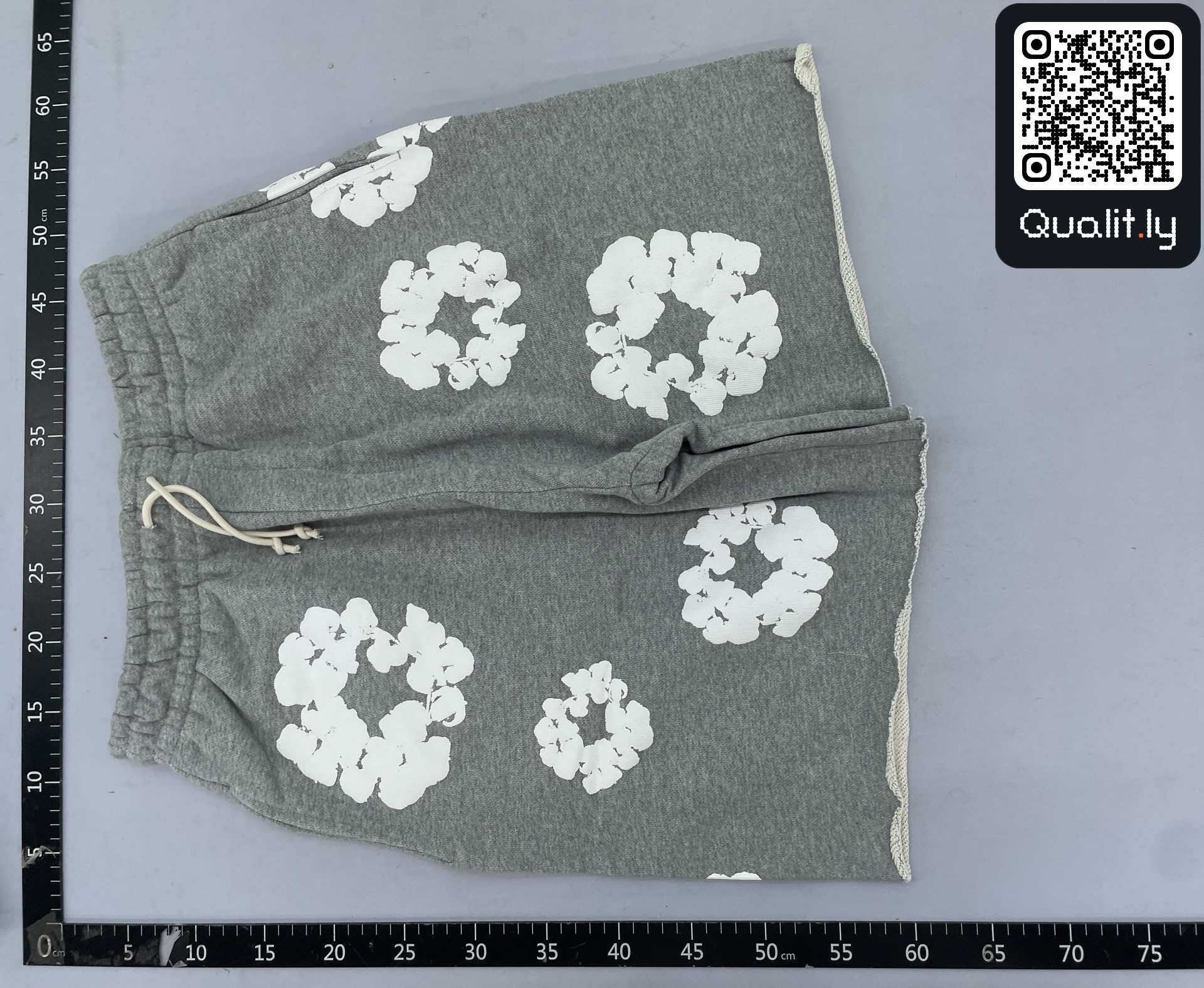 Jeans QC photo 3 of 121