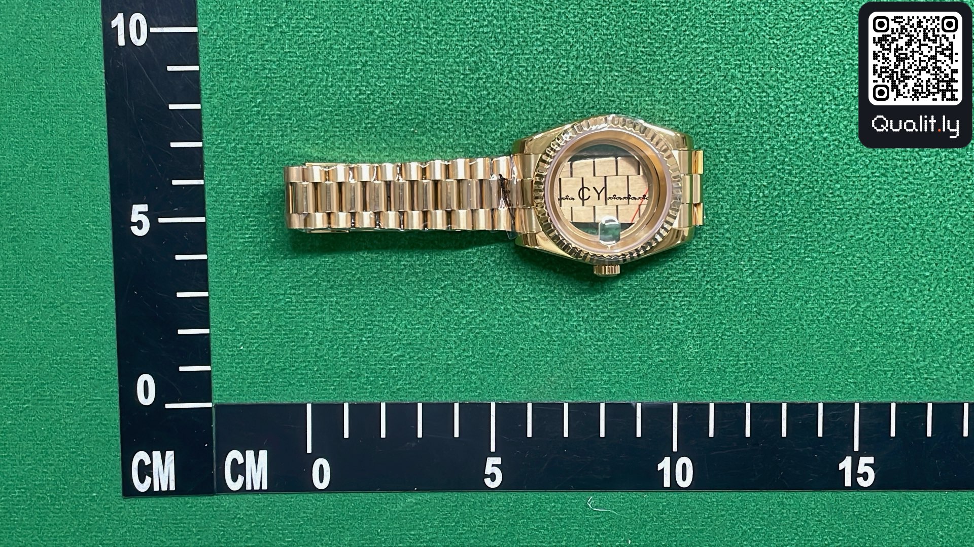Montre — photo QC 1 sur 35