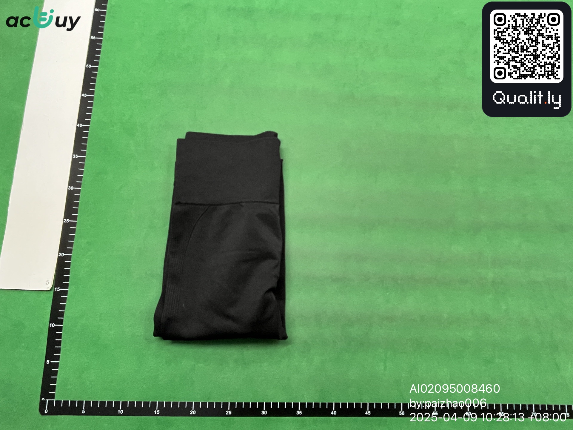 Pantaloni — foto QC 1 di 12