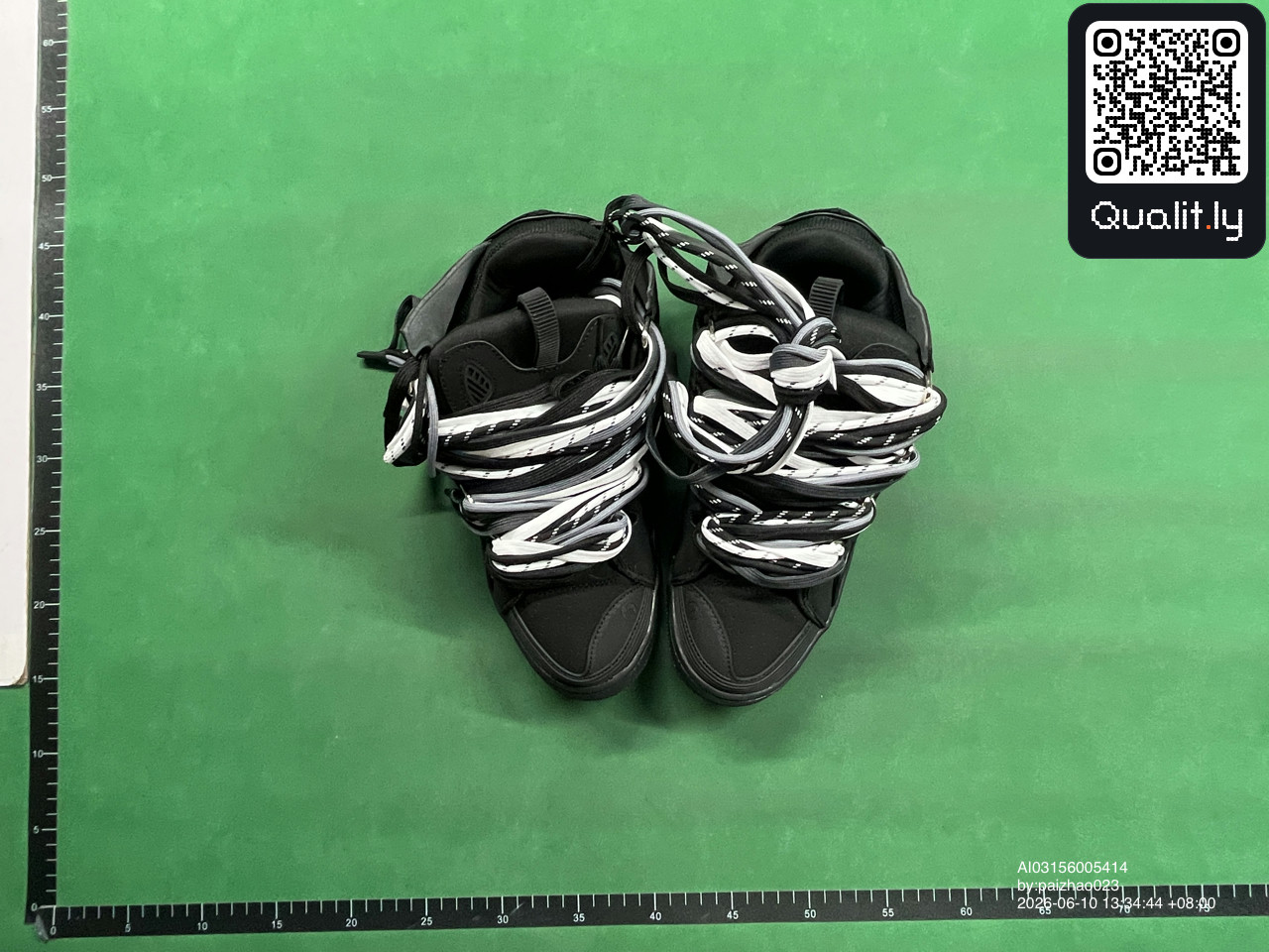 Sneakersy — zdjęcie QC 2 z 190