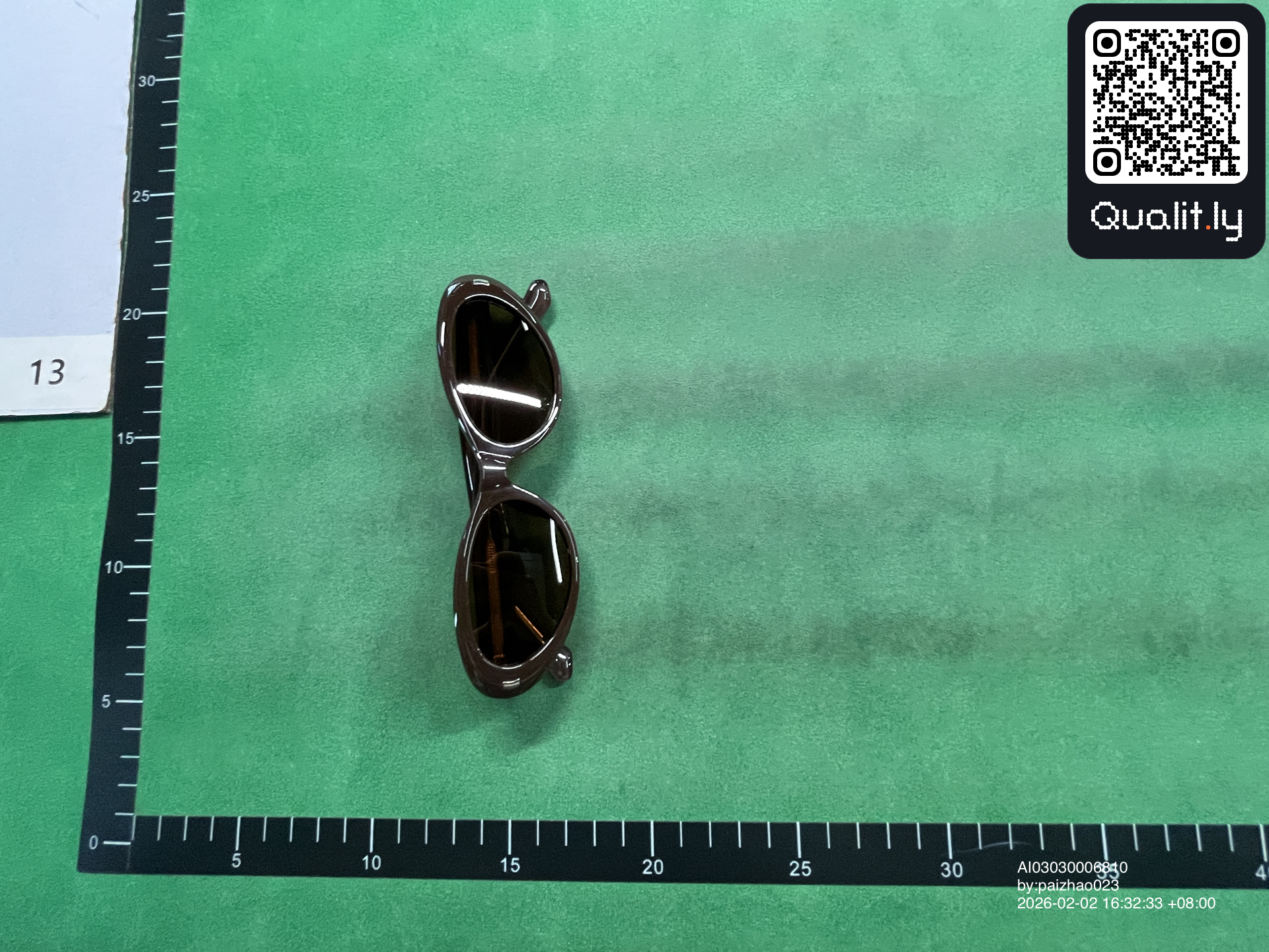 Sunglasses QC photo 1 of 3