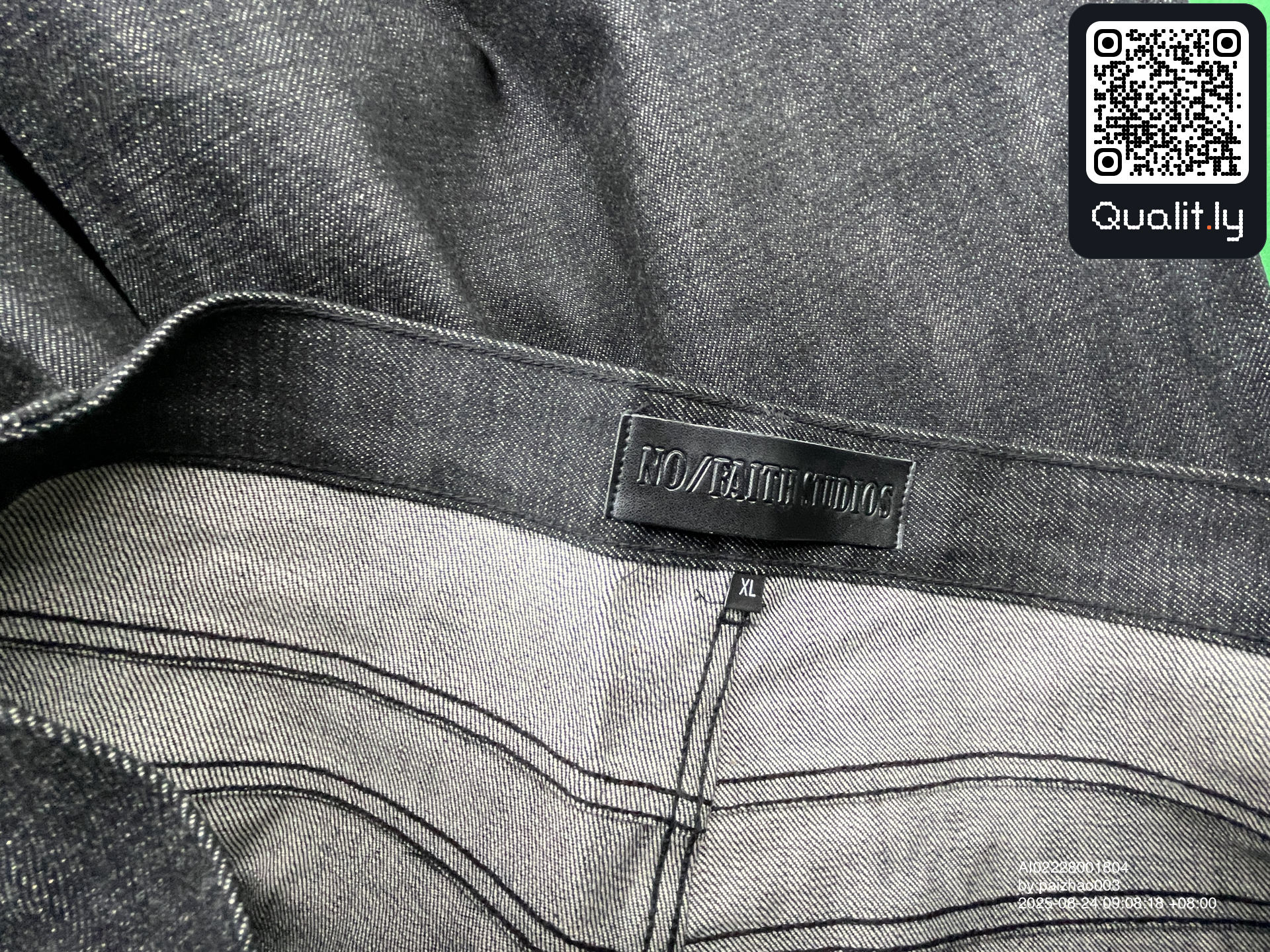 Jeans — QC-foto 1 van 10