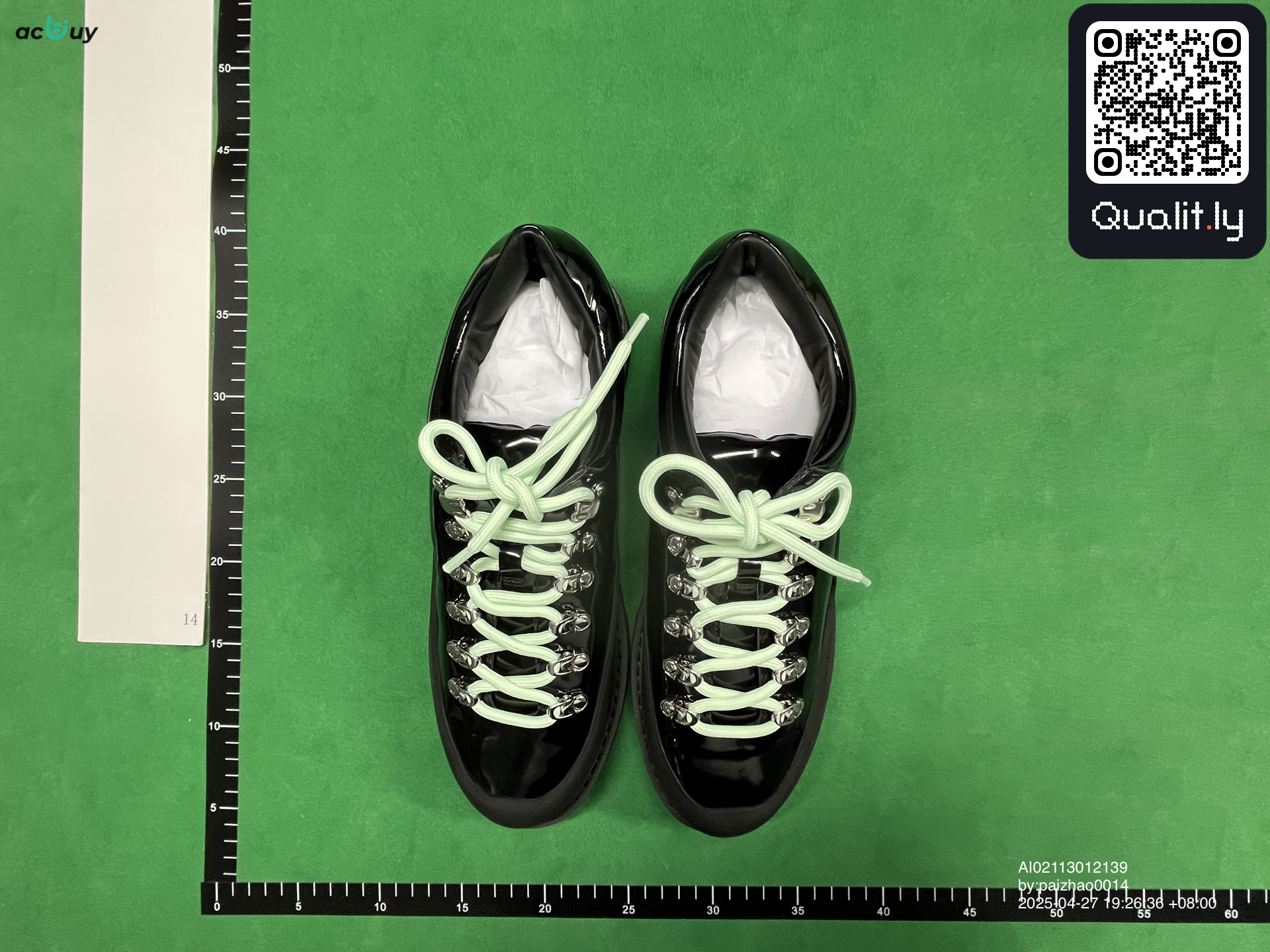 Sneaker — QC-Foto 1 von 6