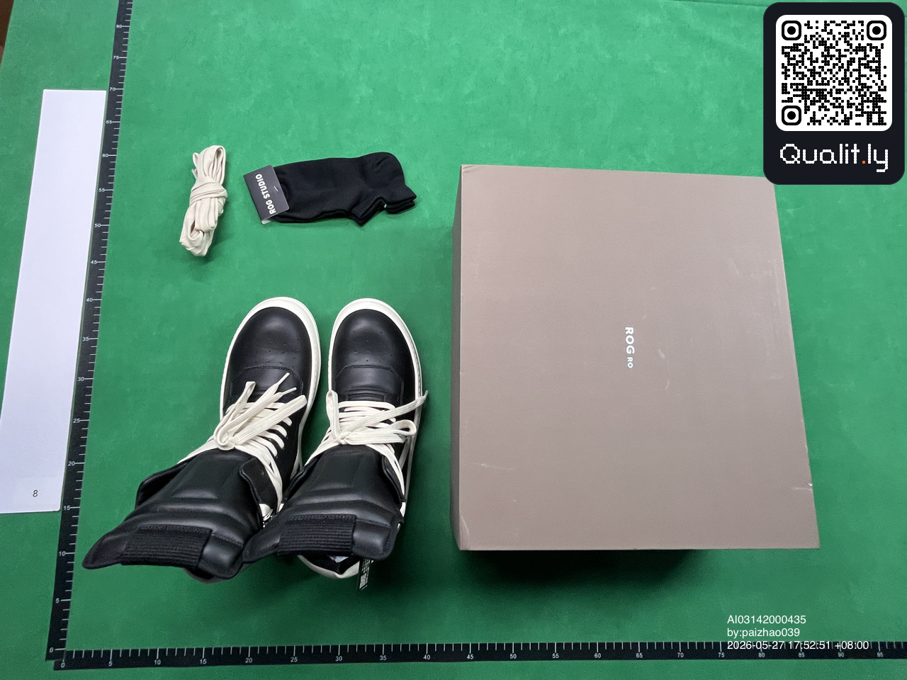 Sneakers — QC-foto 1 van 48