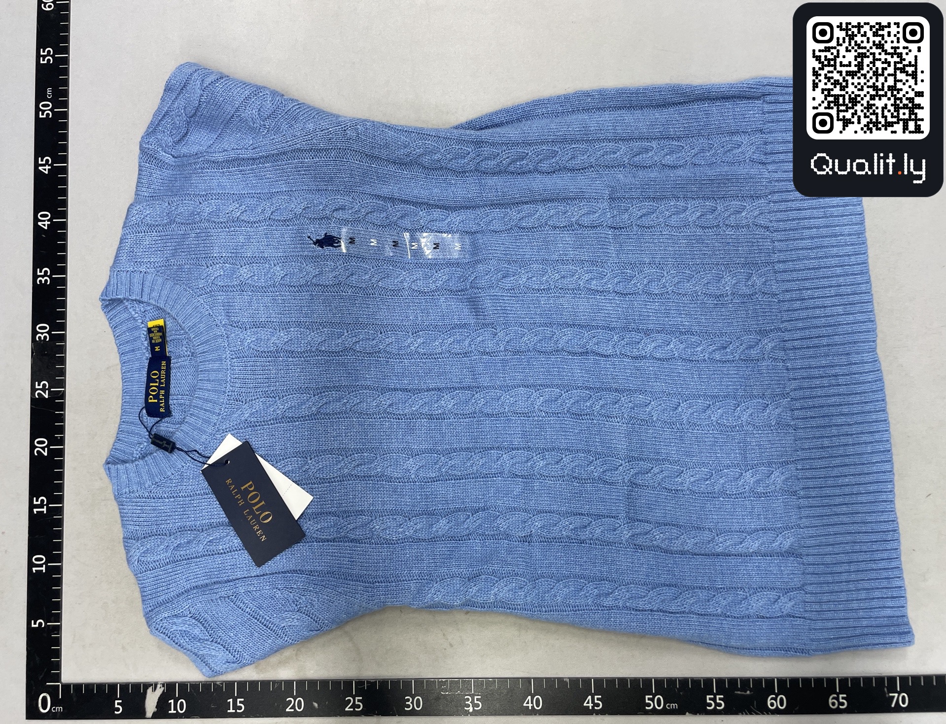 Pull — photo QC 3 sur 403