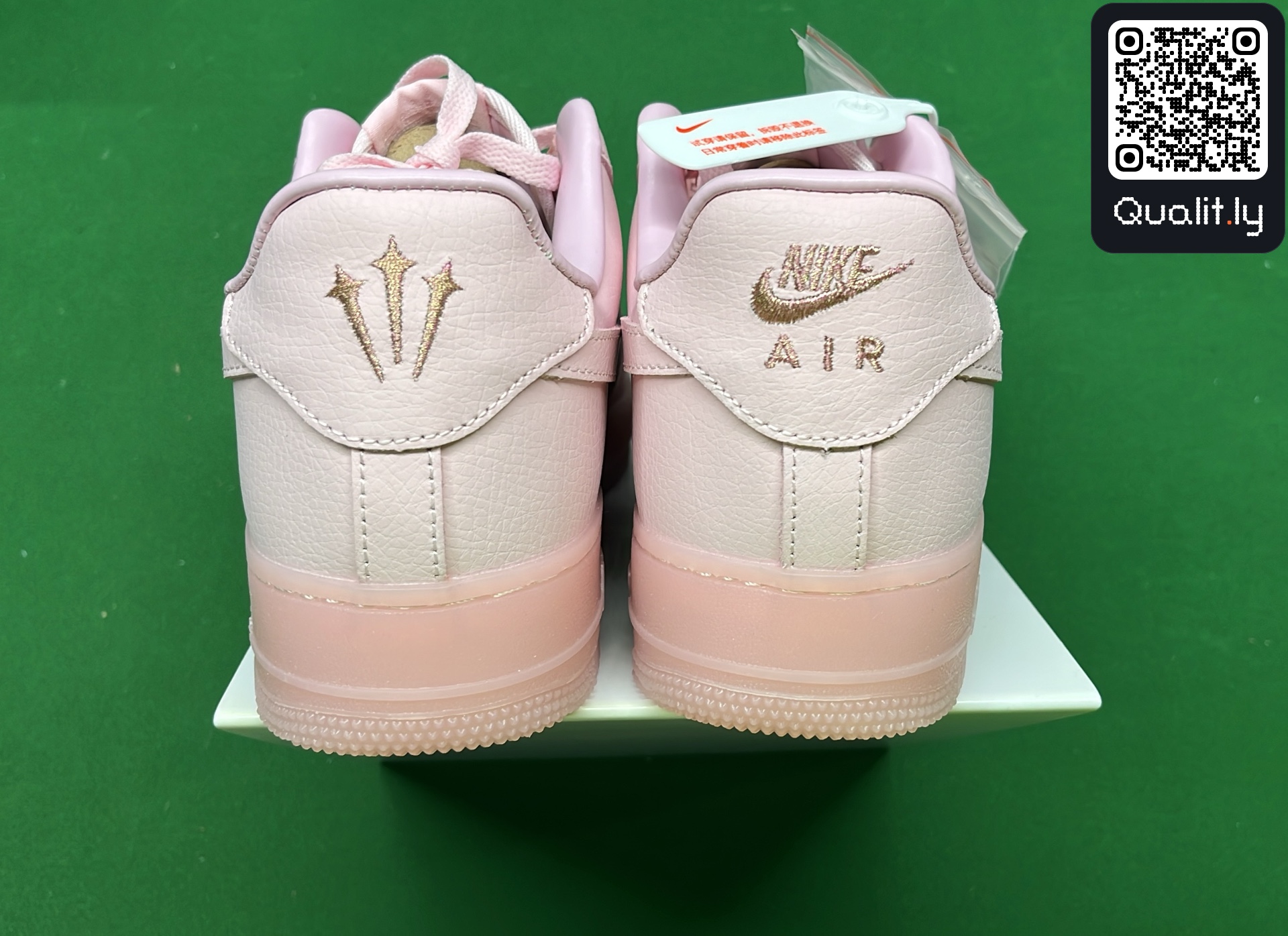 Sneakers QC photo 3 of 12