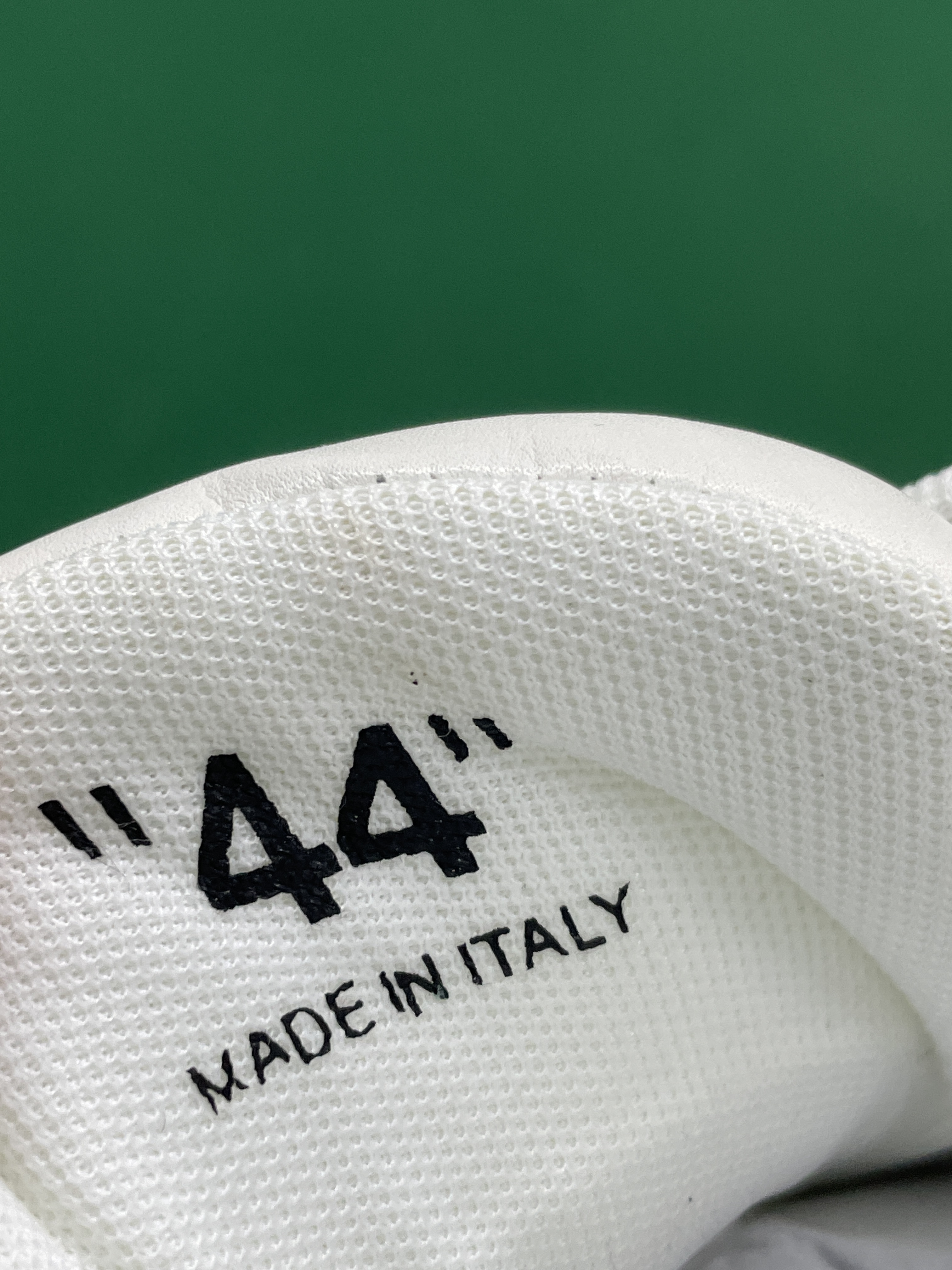Sneakers QC photo 3 of 89