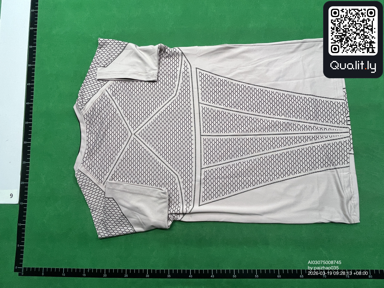 T-shirt — photo QC 2 sur 10