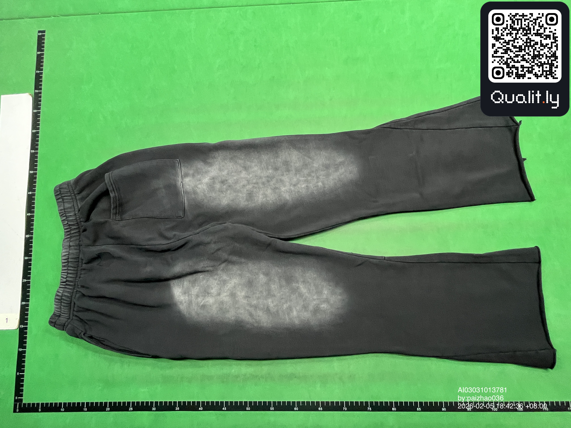Pants QC photo 2 of 32