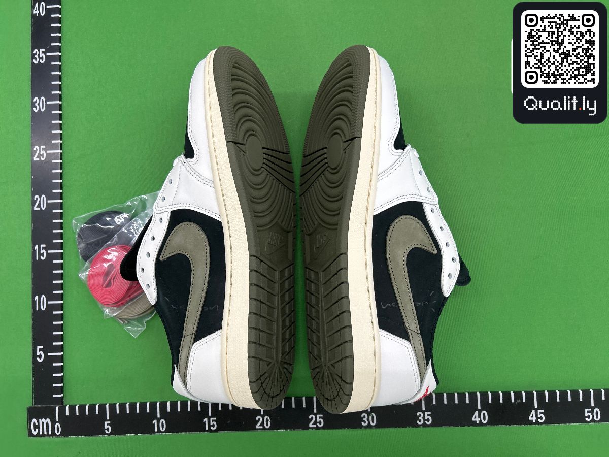 Sneakers QC photo 3 of 20