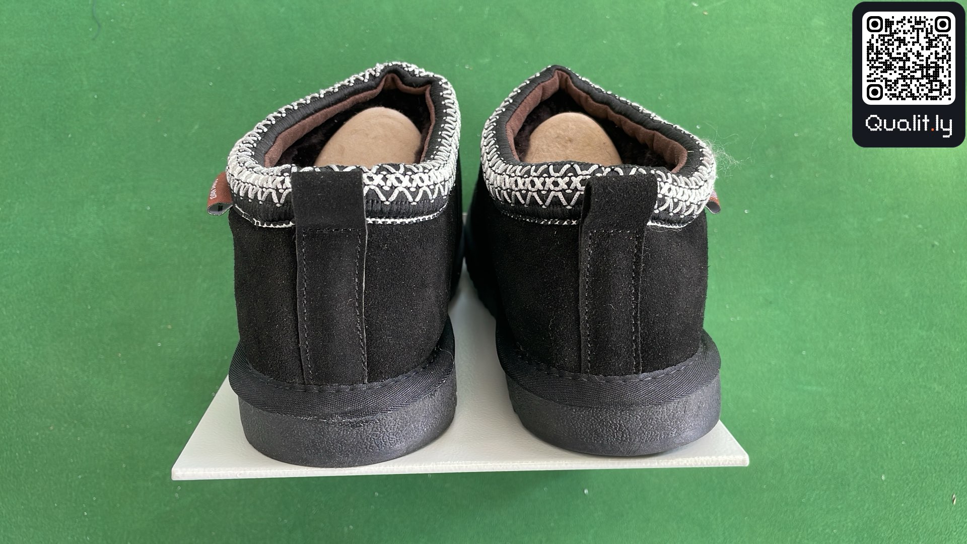 Sneakers QC photo 3 of 12