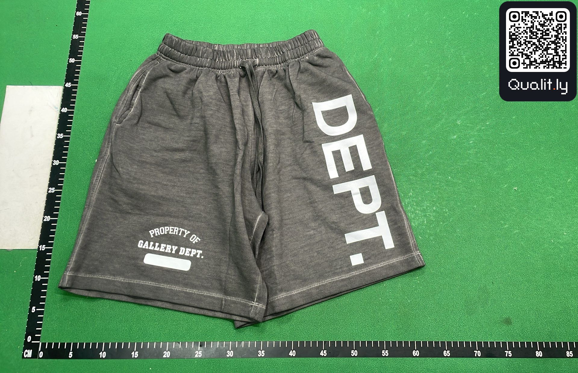 Shorts QC photo 2 of 8