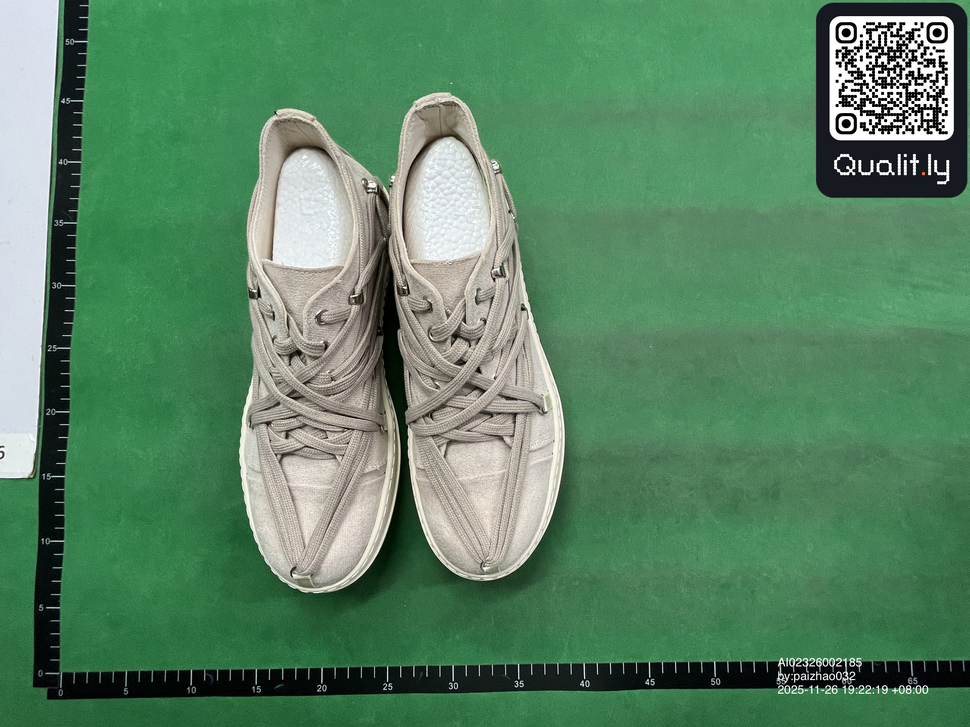 Sneakers — QC-foto 1 av 22