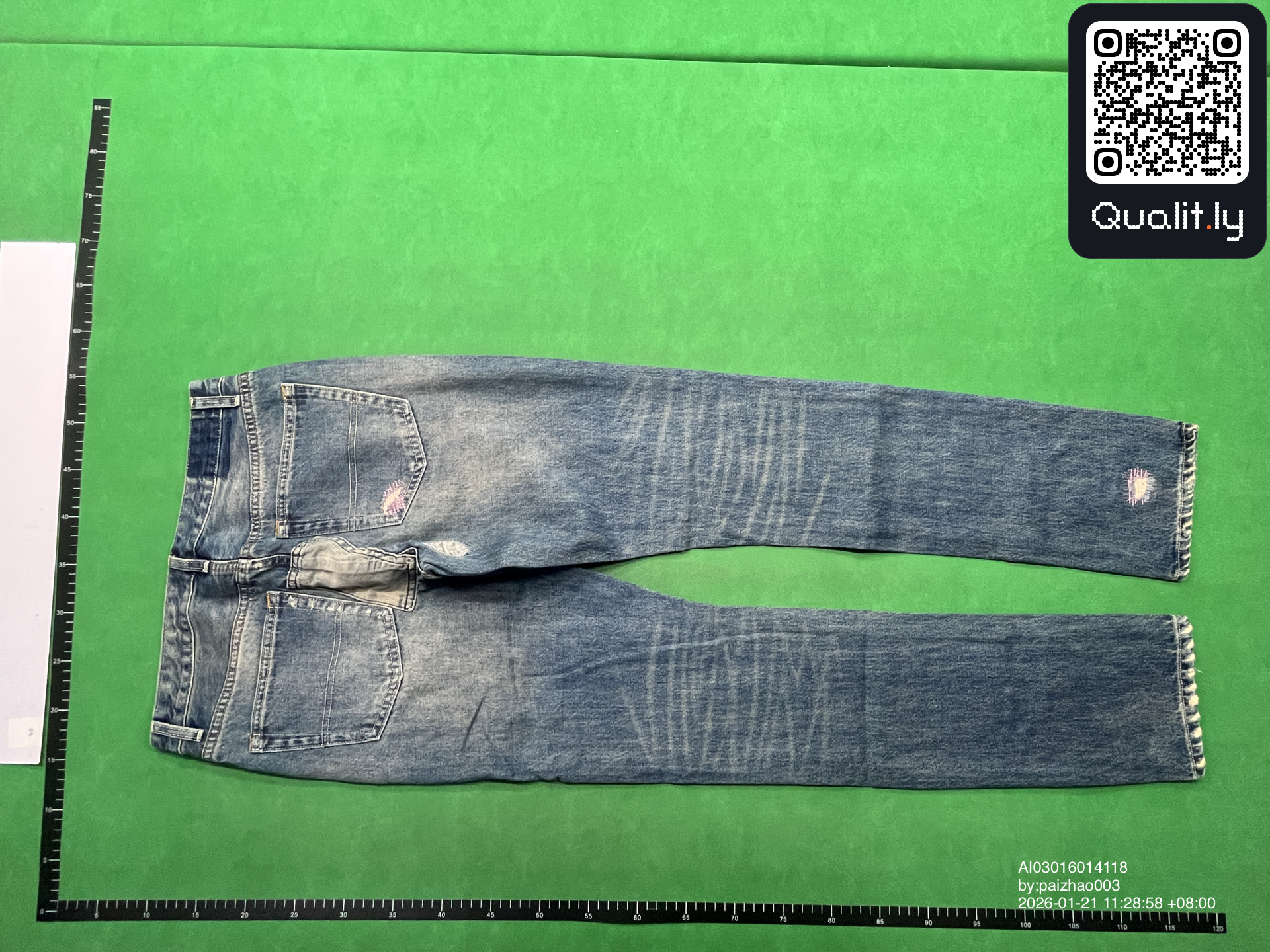 Jeans — QC-foto 1 van 18