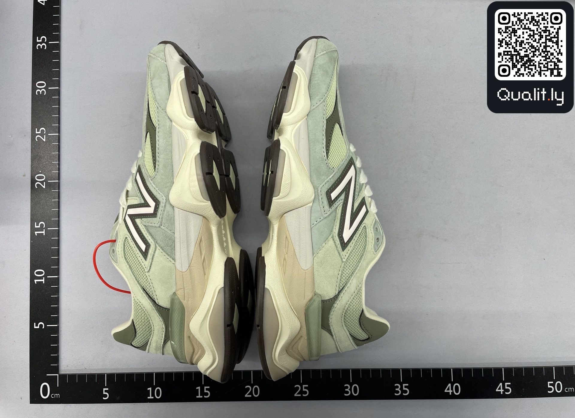 Sneakers — QC-foto 2 van 44
