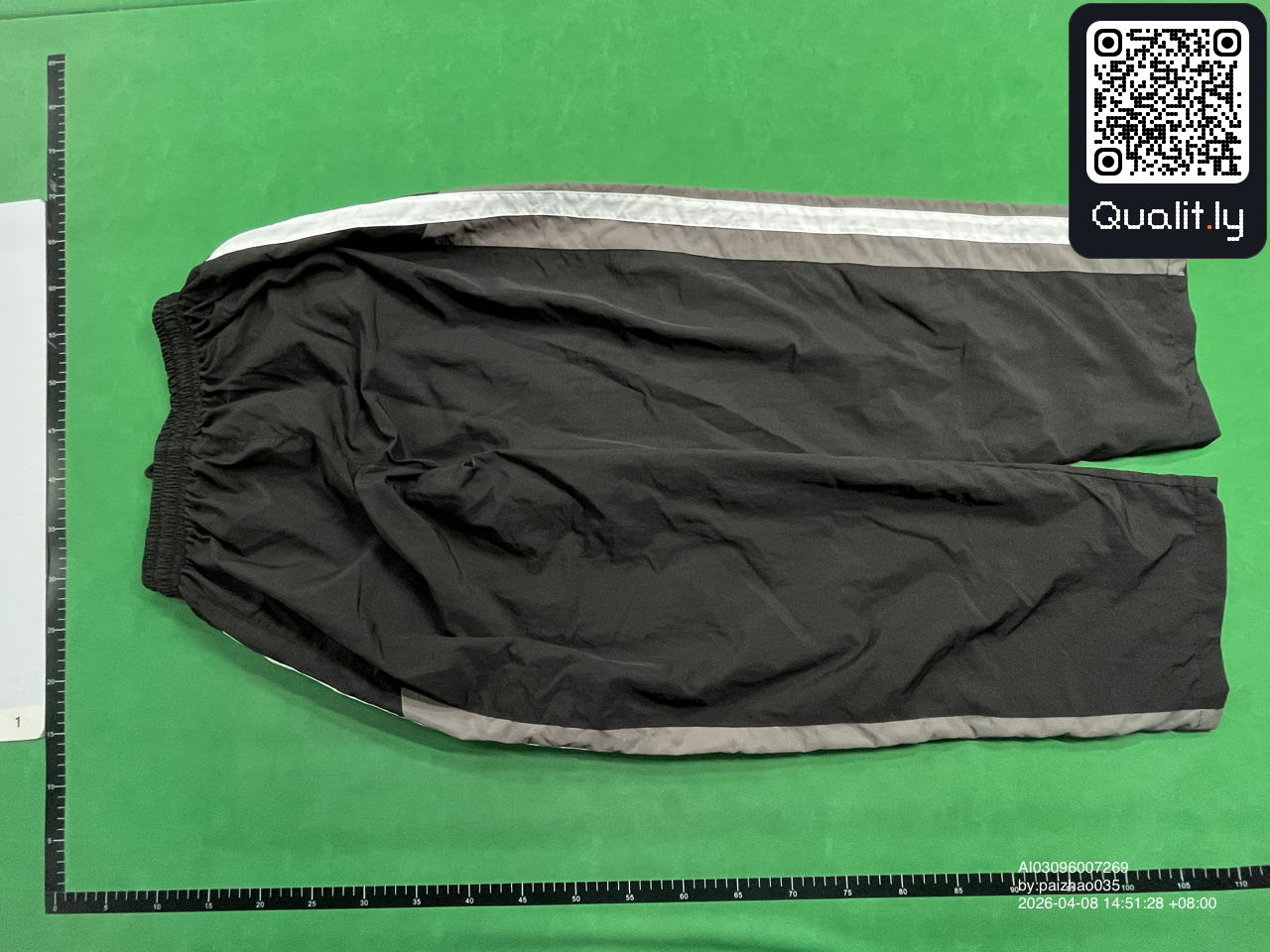 Pants QC photo 2 of 50