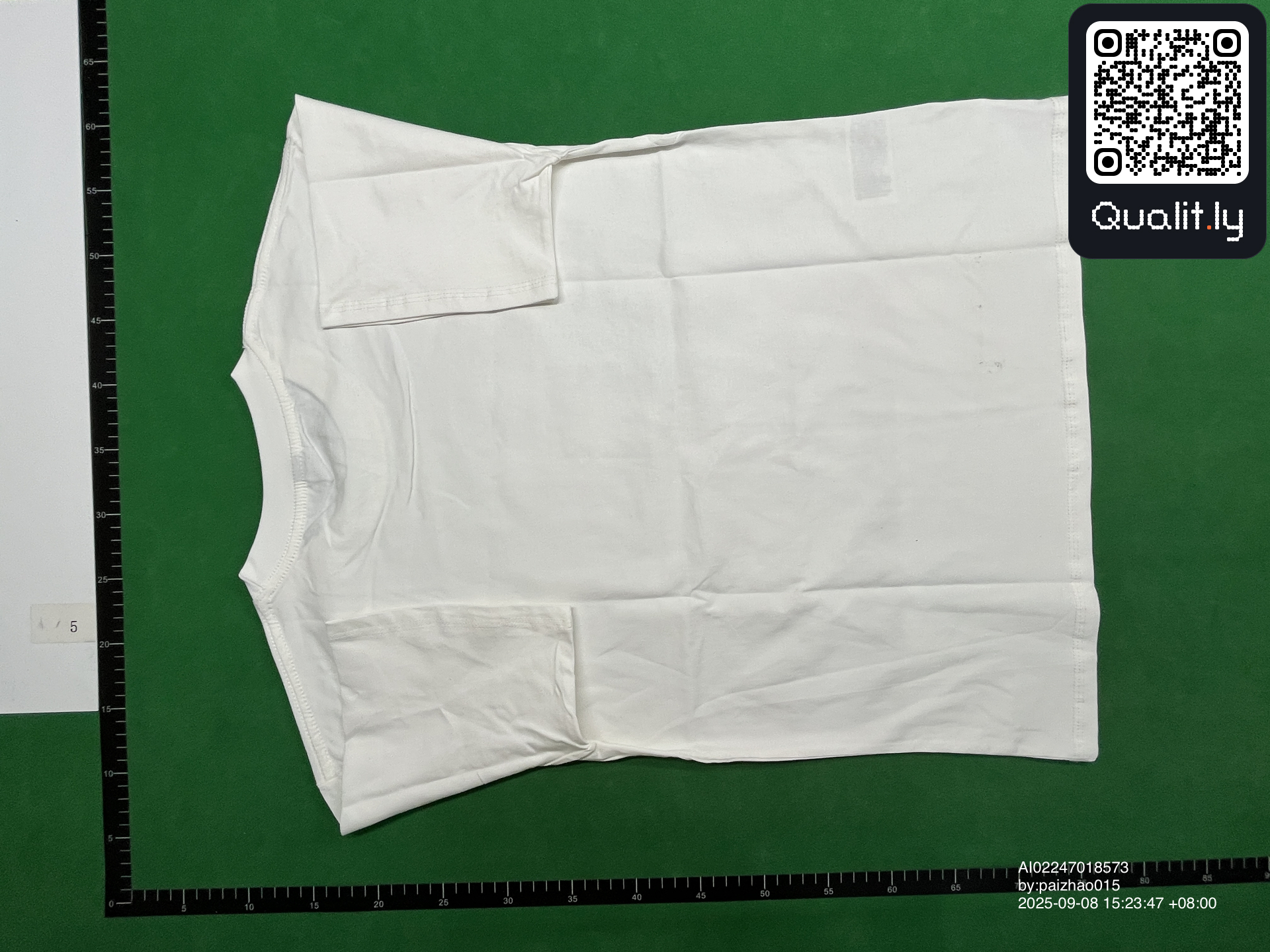 T-shirt — foto QC 2 de 4