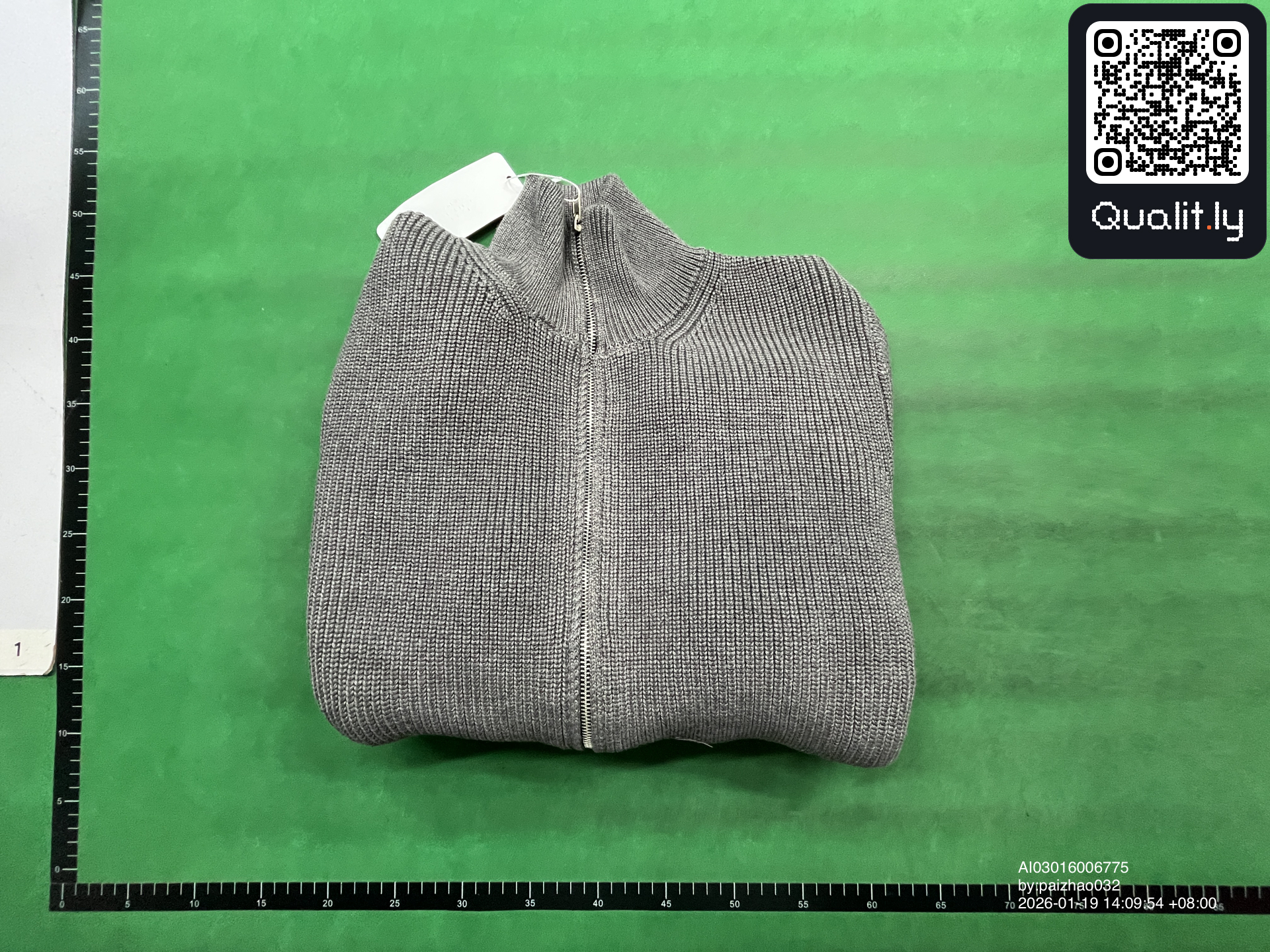 毛衣 QC 照片 1 / 8