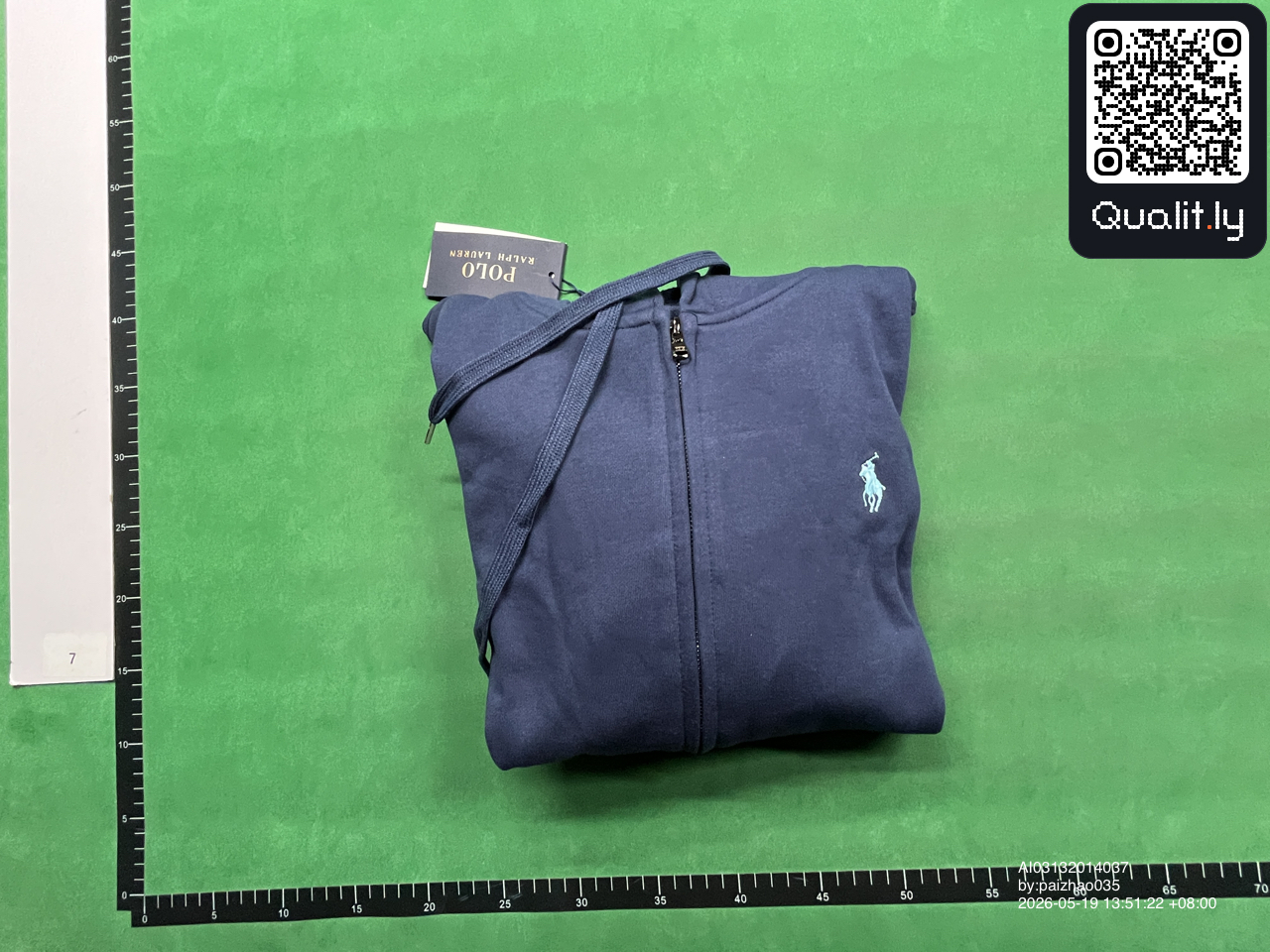 Hoodie — QC-foto 1 av 74