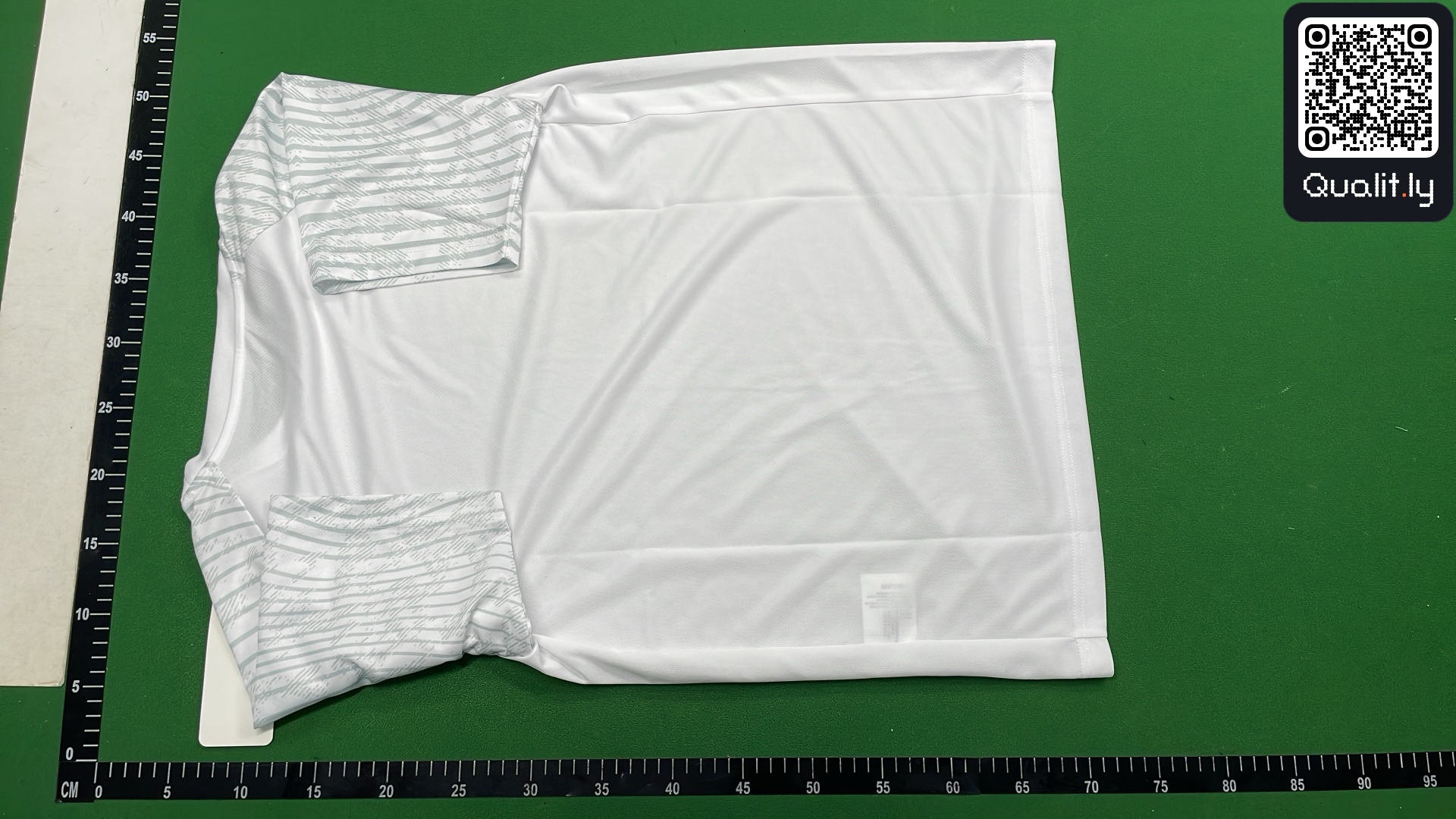 T-shirt — foto QC 3 di 4