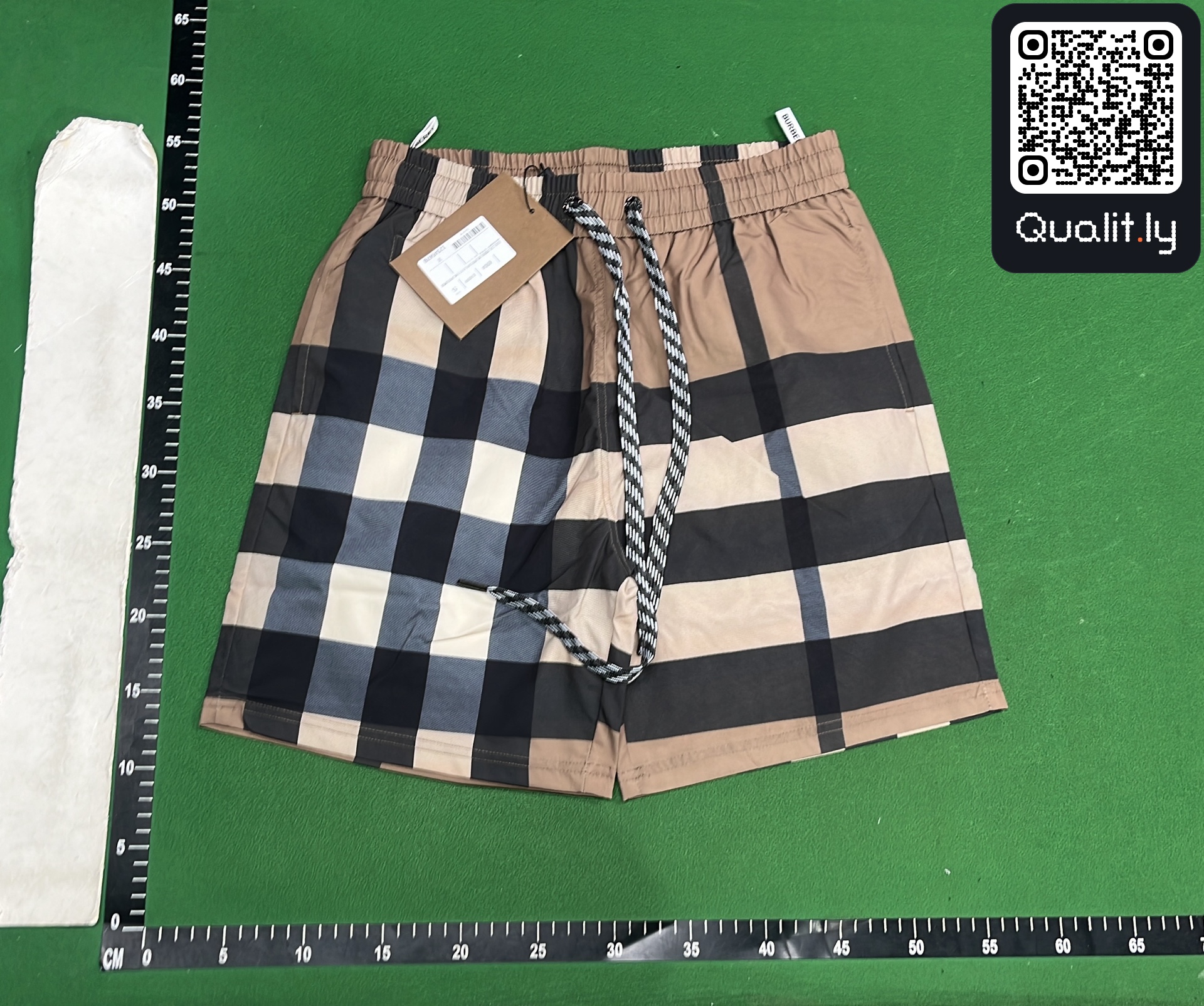 Short — photo QC 2 sur 4