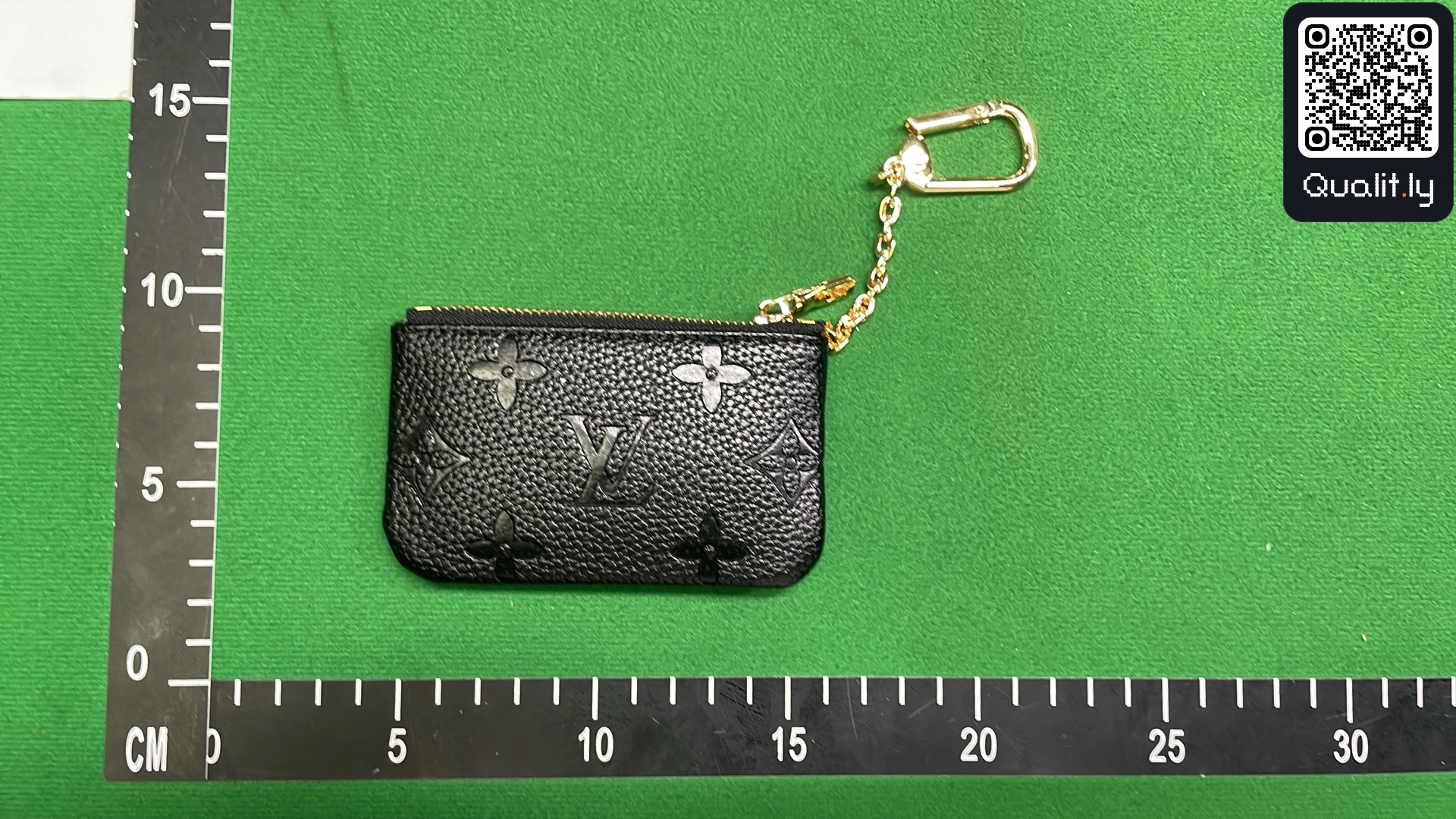 Bag QC photo 1 of 151