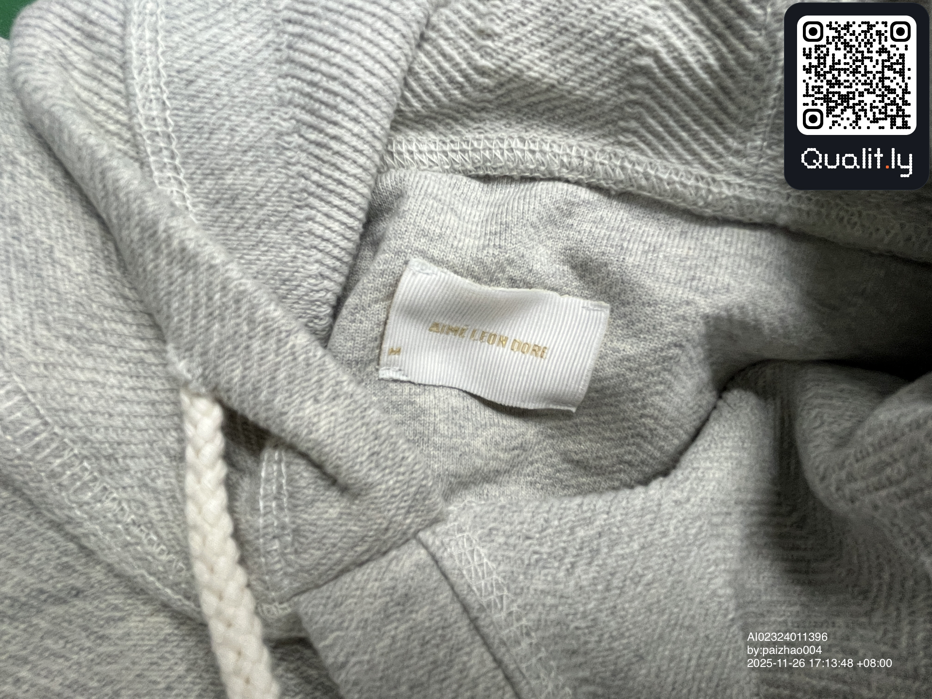 Hoodie QC photo 1 of 10