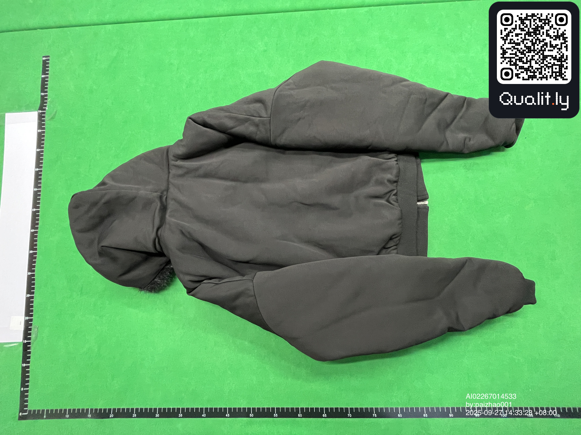 Hoodie — QC-foto 2 av 4
