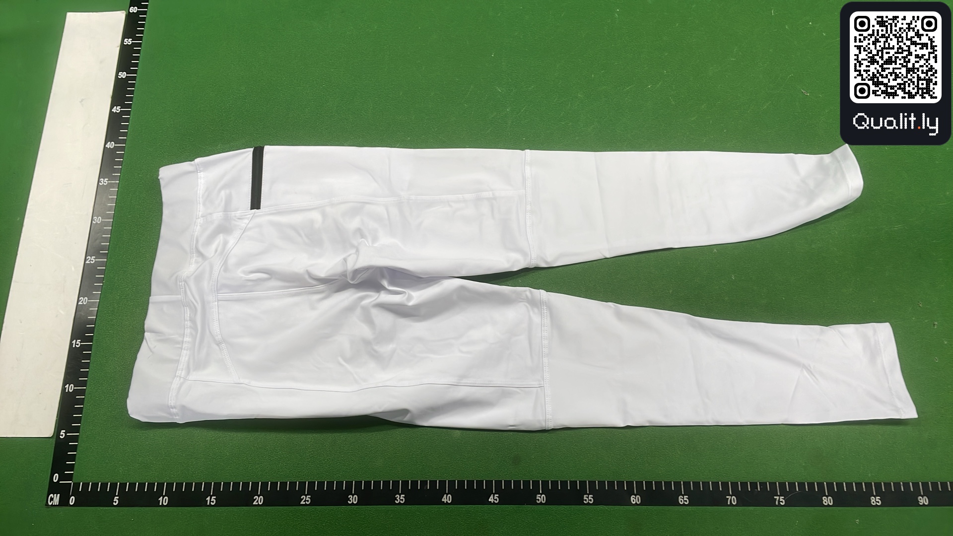 Pantaloni — foto QC 3 di 8