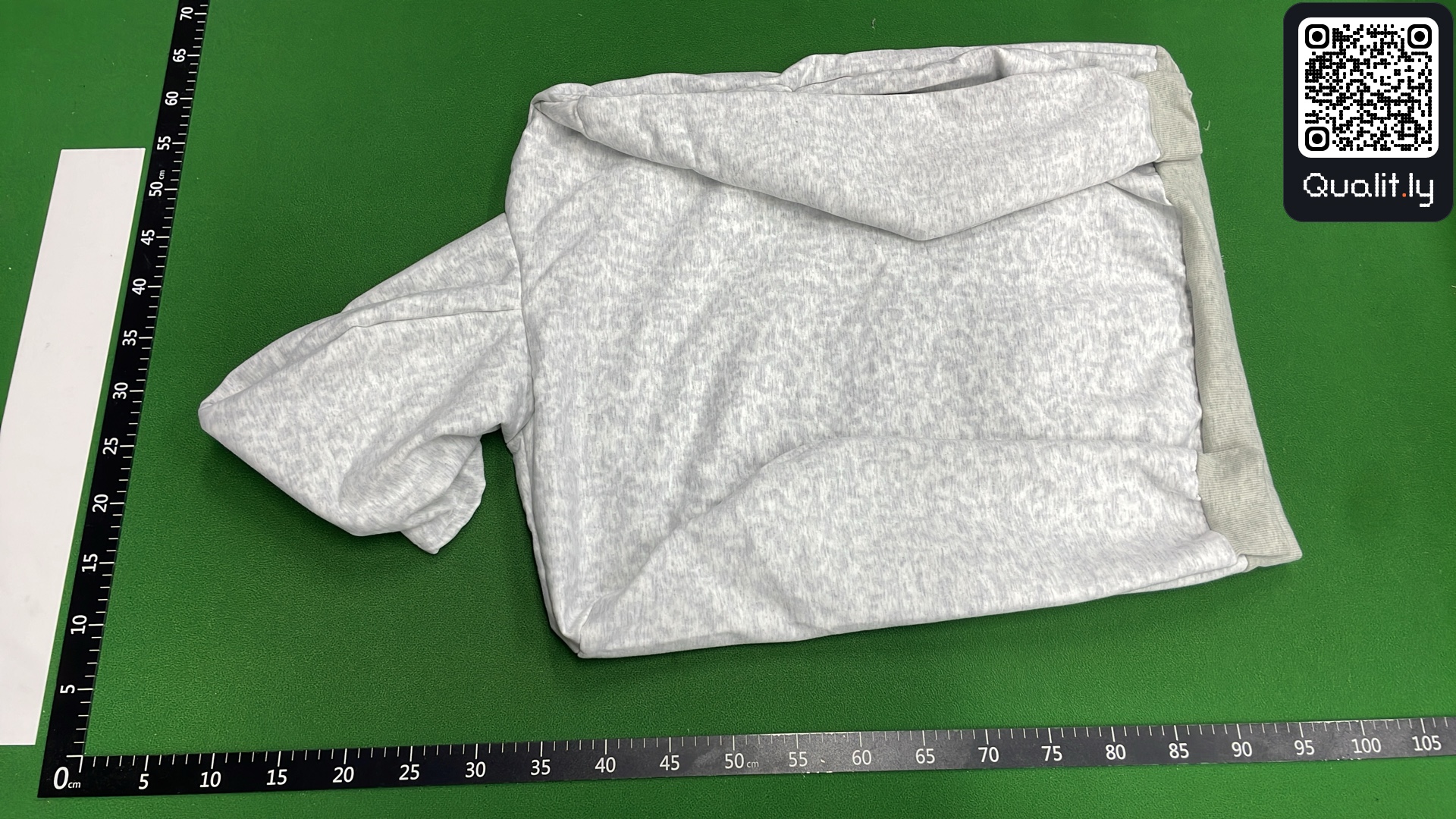 Camisola com capuz — foto QC 3 de 4