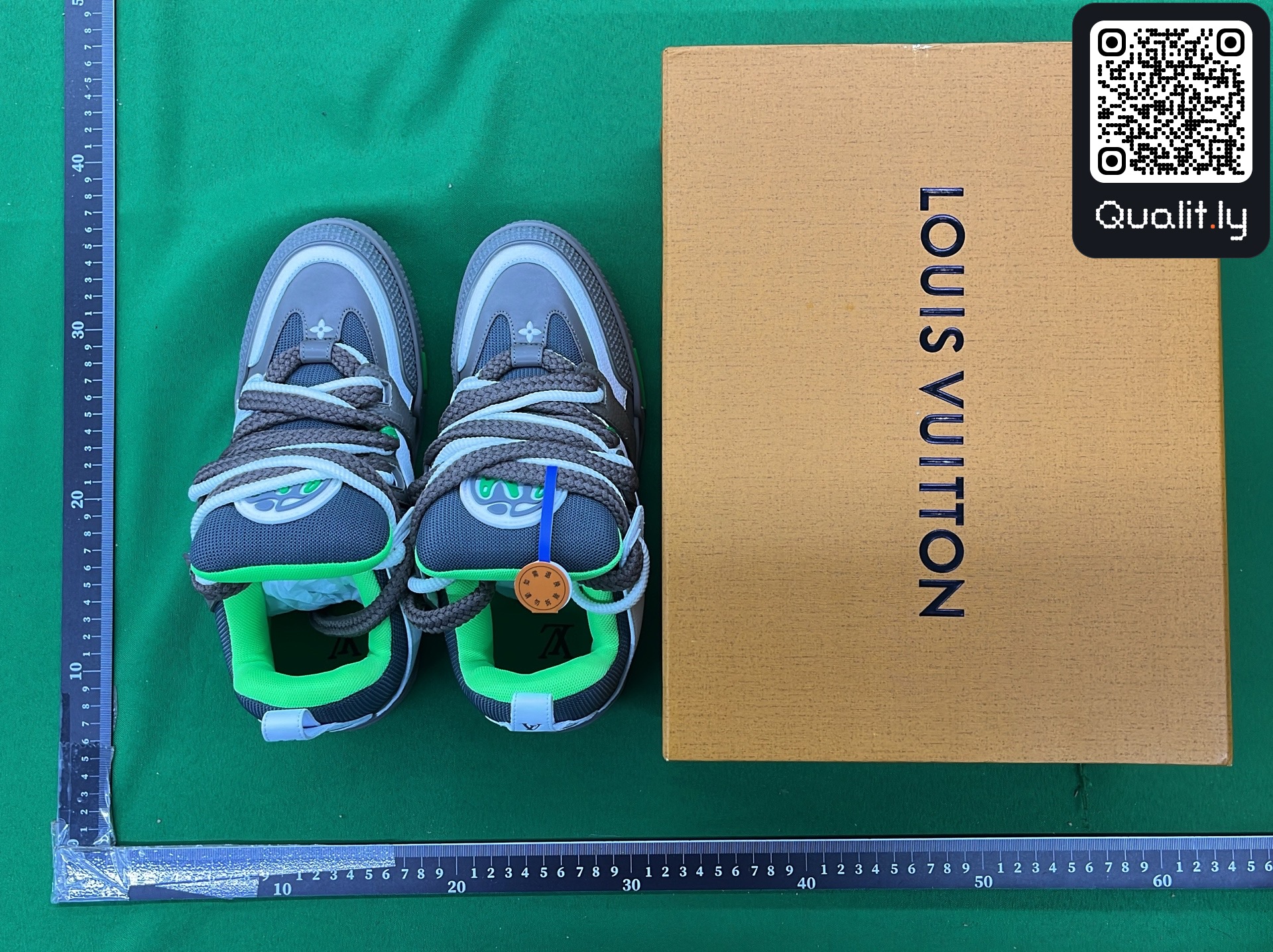 Sneakers — QC-foto 1 van 6