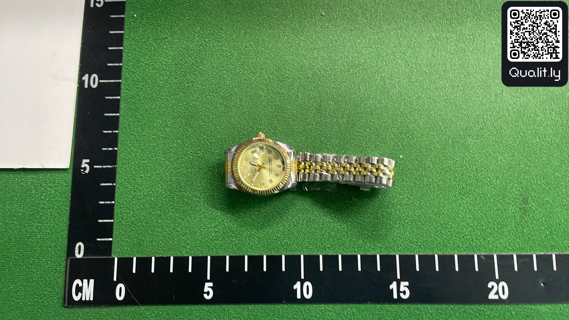 Orologio — foto QC 1 di 3