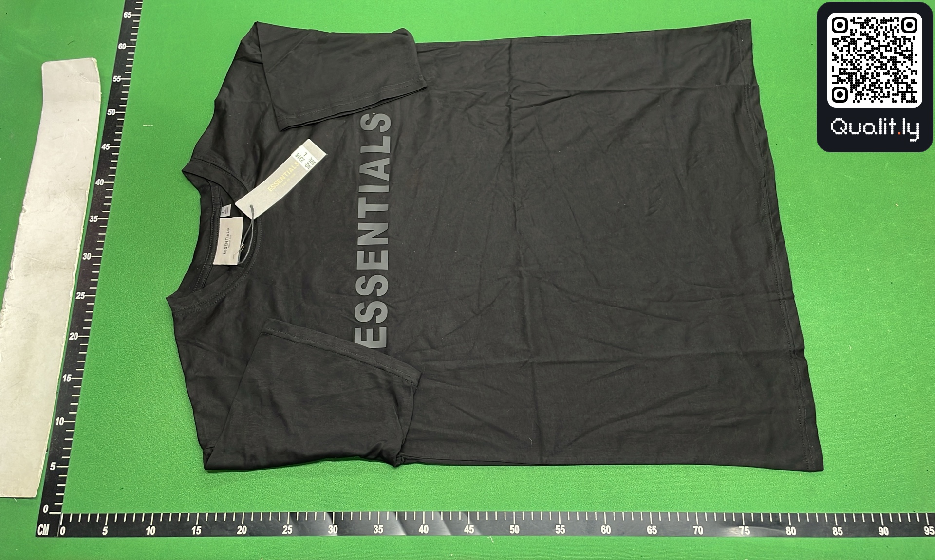 T-shirt — foto QC 2 di 12