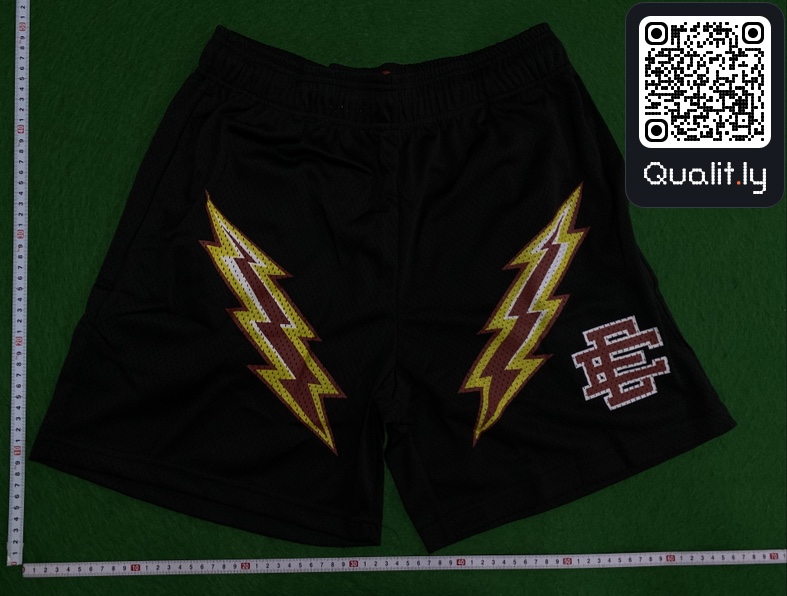 短裤 QC 照片 2 / 39