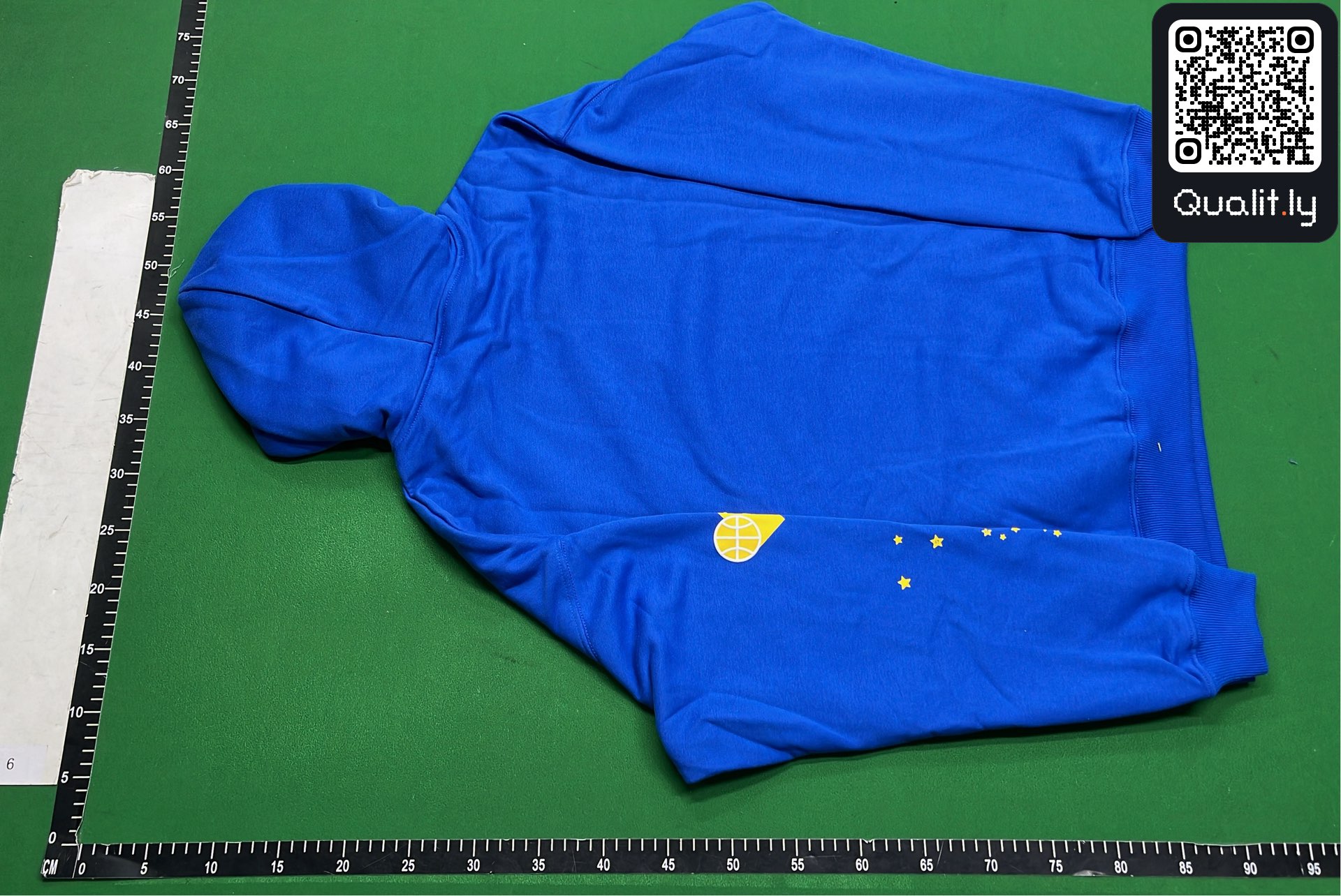 Hoodie — QC-foto 3 van 4