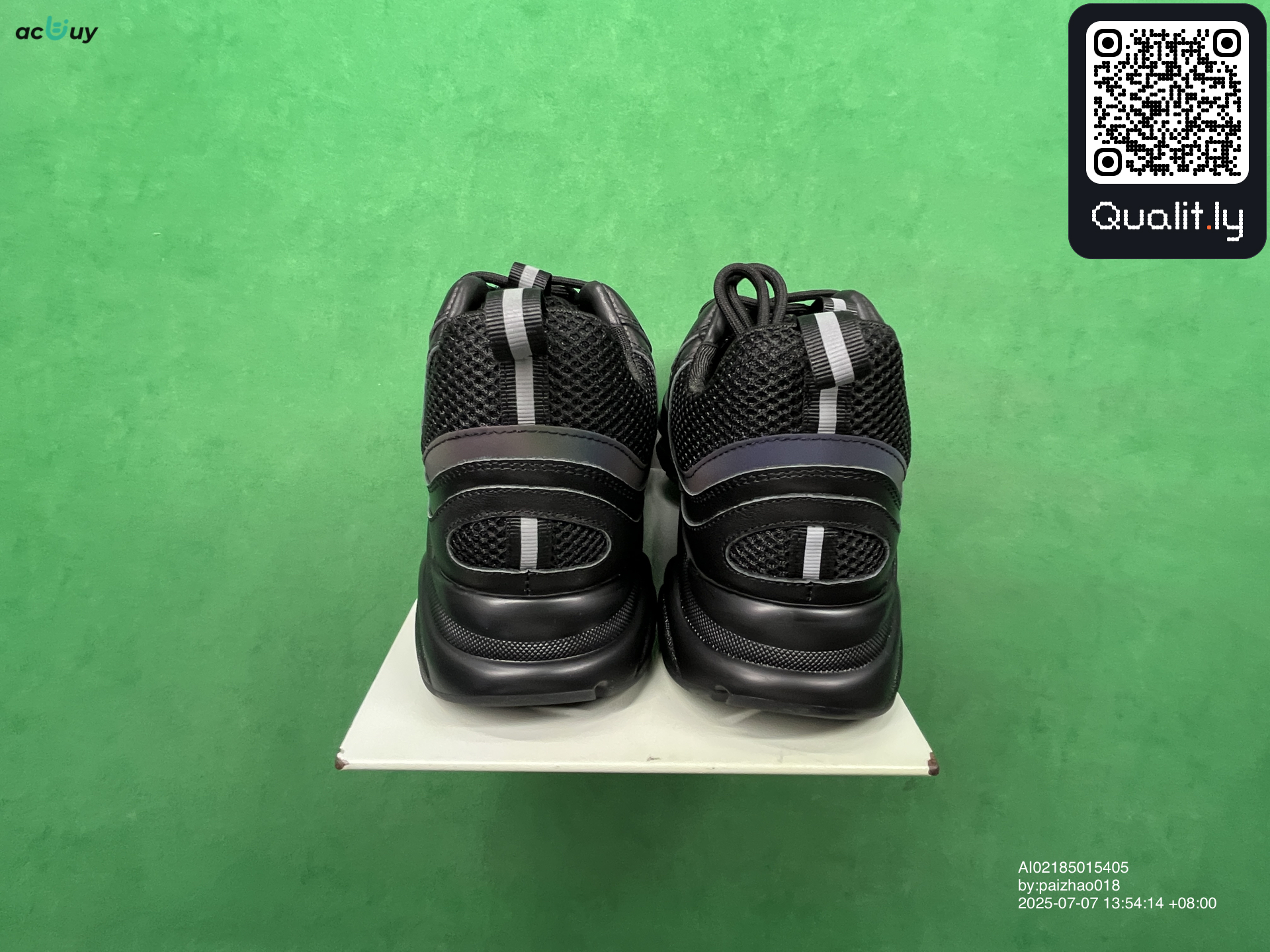 Sneakers — foto QC 3 di 114