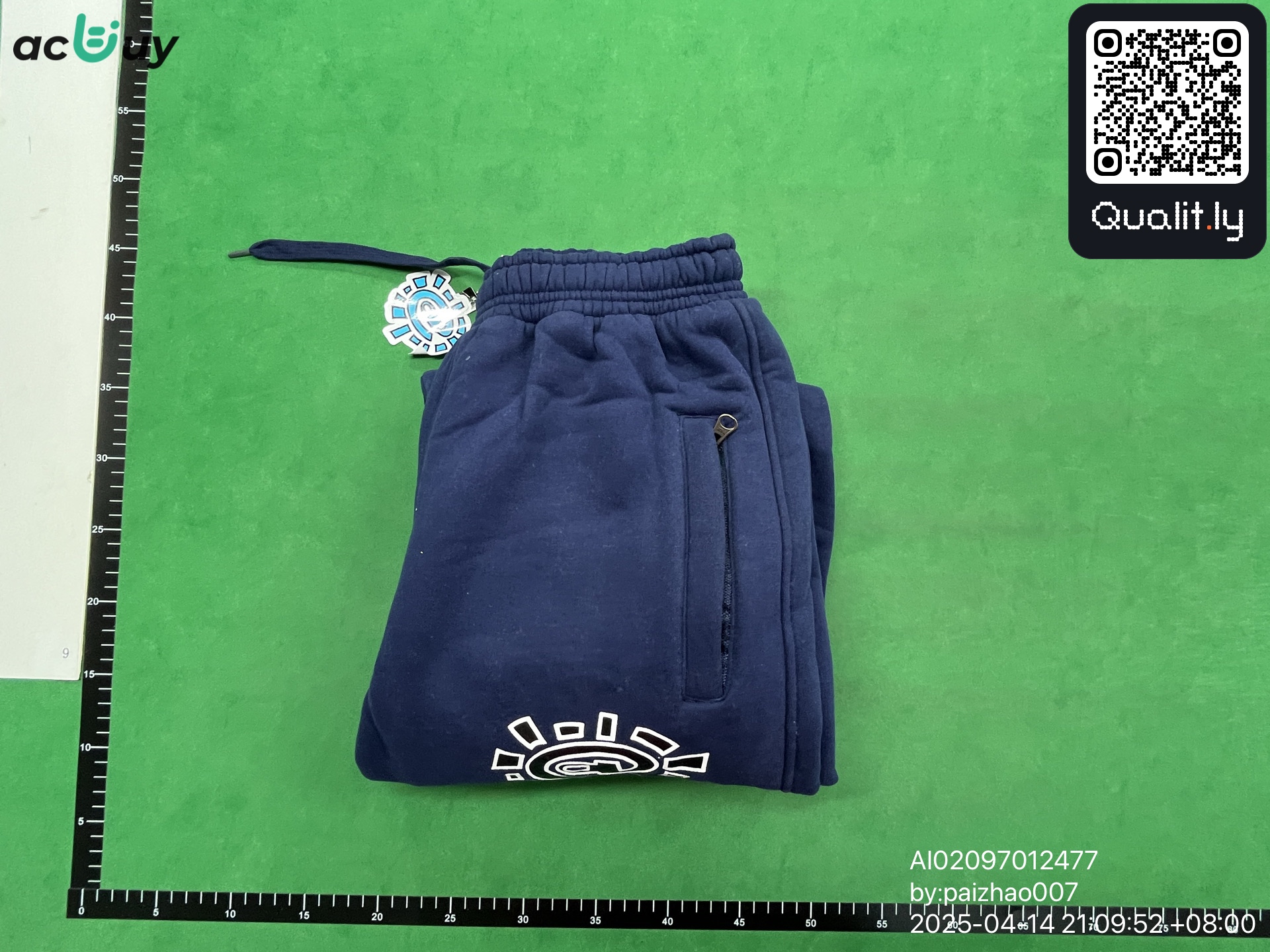 Pantaloni — foto QC 1 di 44
