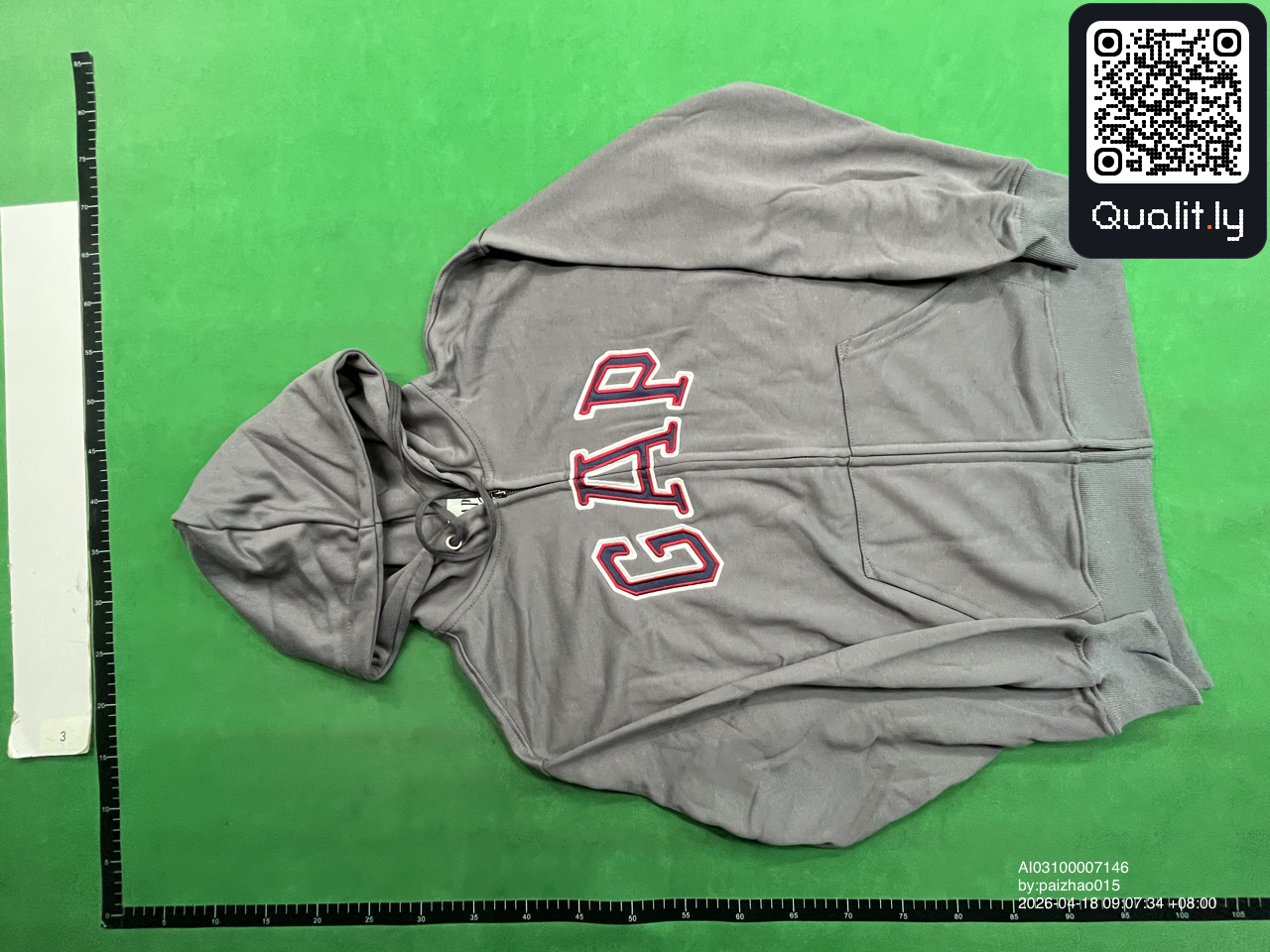 Hoodie QC photo 3 of 8