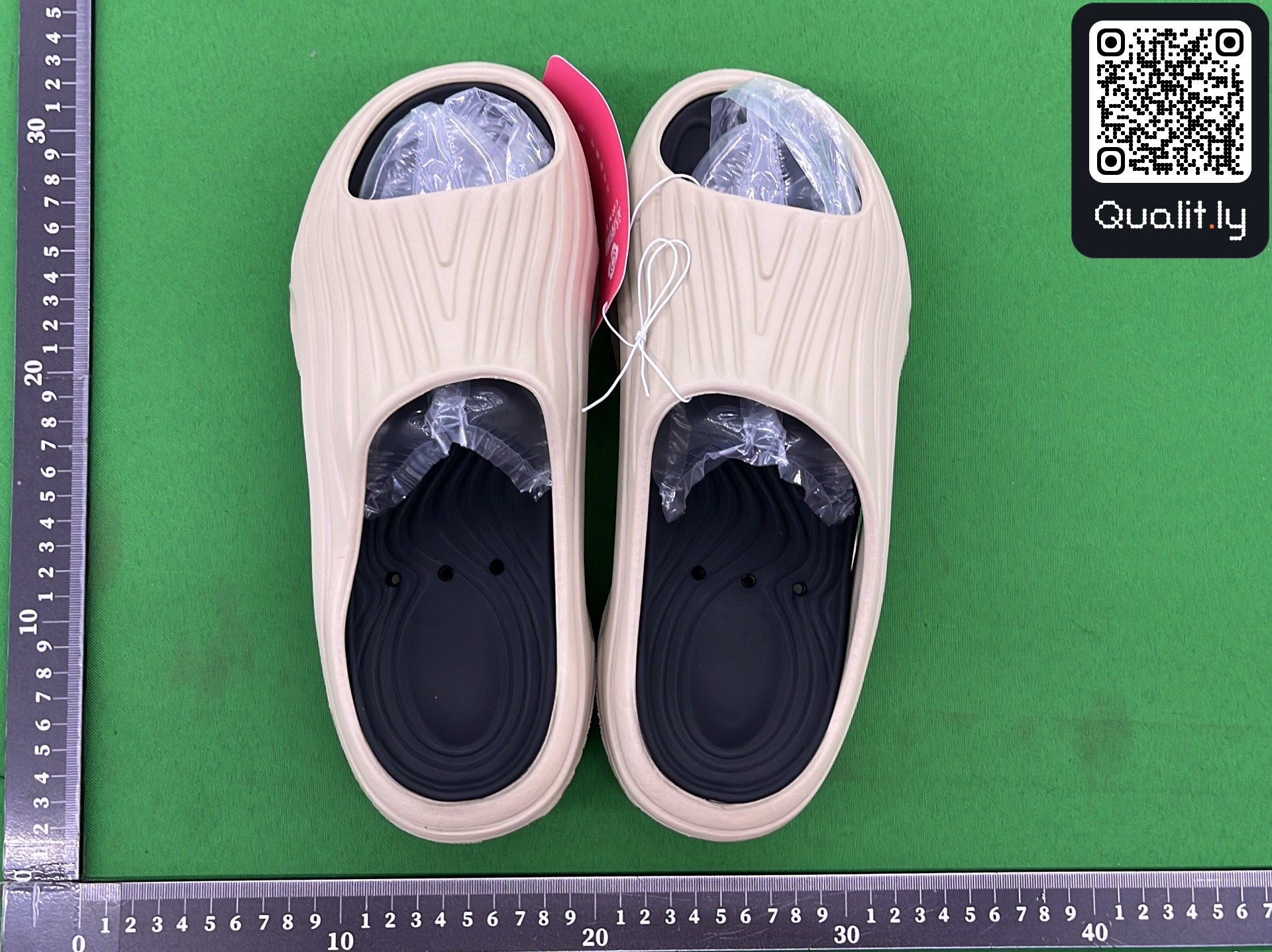 Slippers — QC-foto 1 van 24
