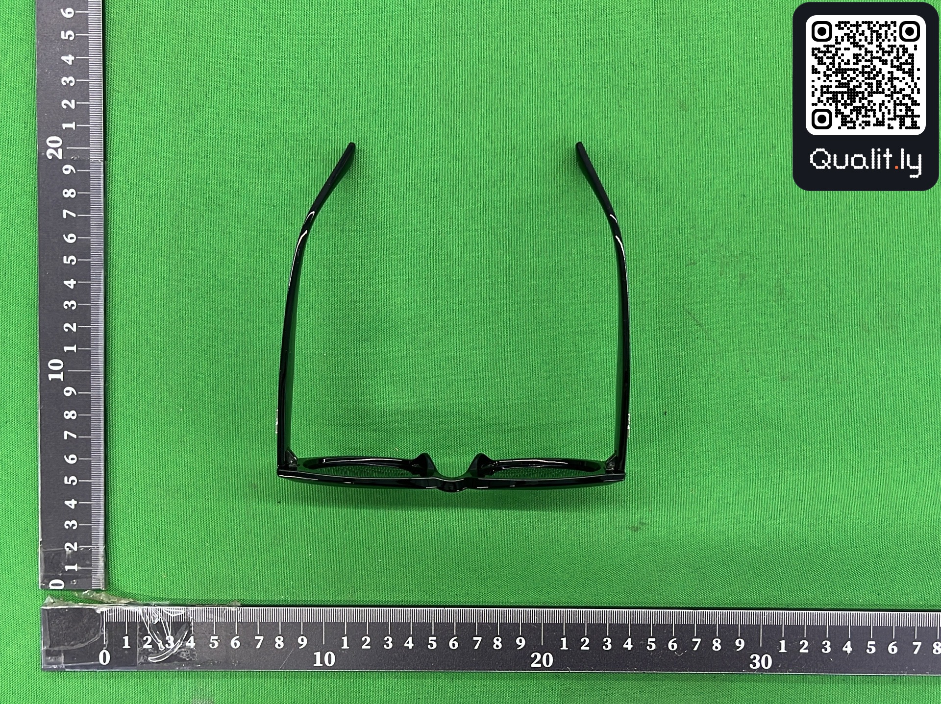 Ochelari de soare — fotografie QC 1 din 6