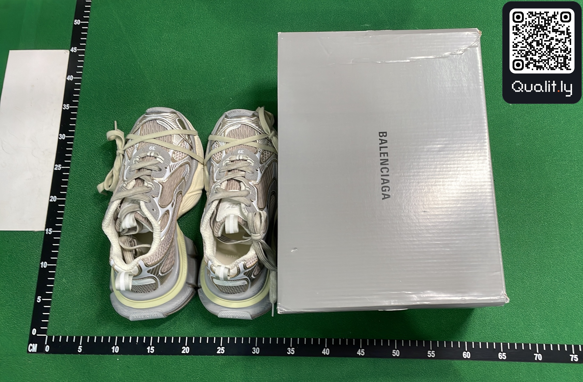 Sneaker — QC-Foto 1 von 6