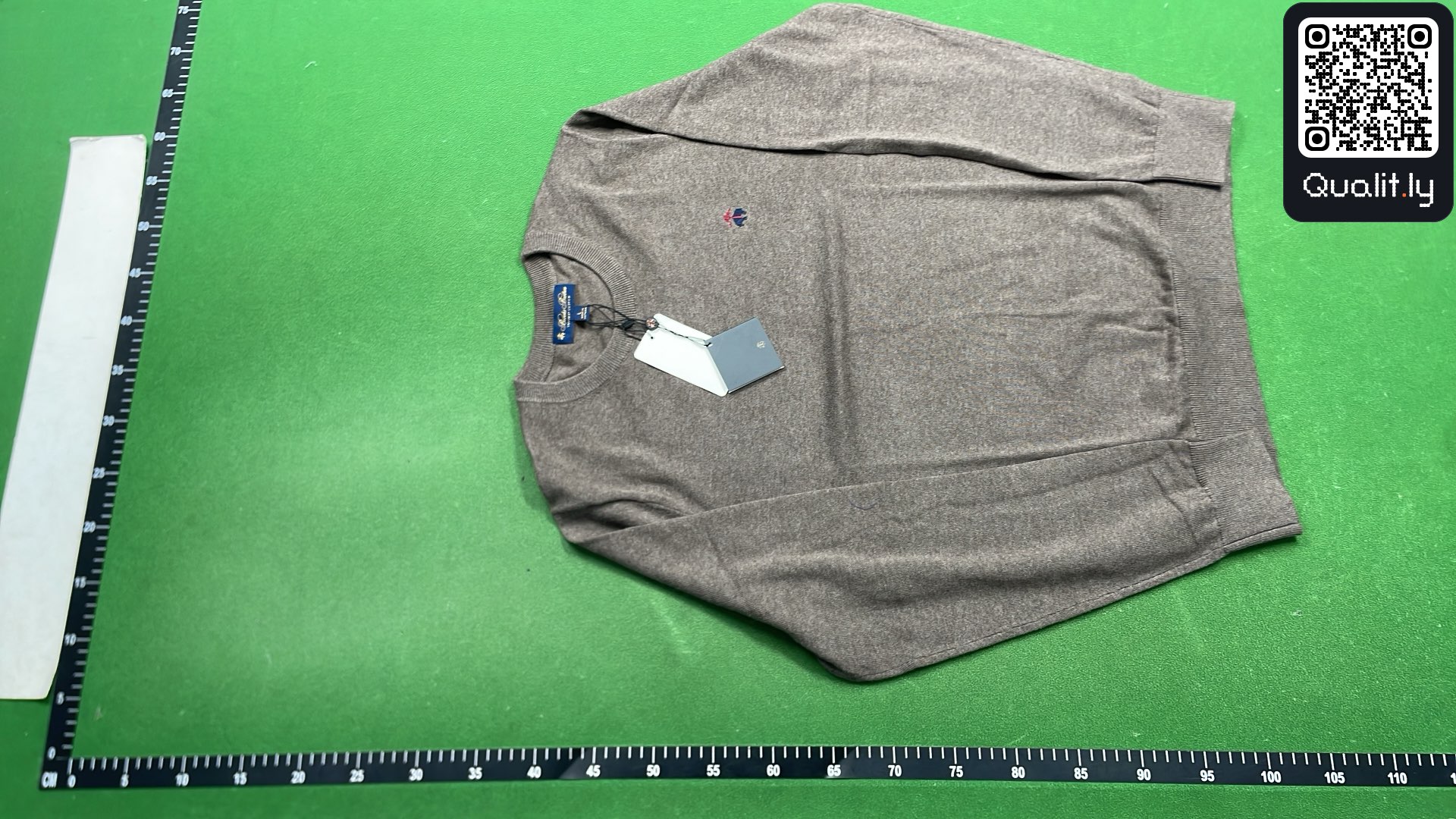 Sweater QC photo 2 of 16