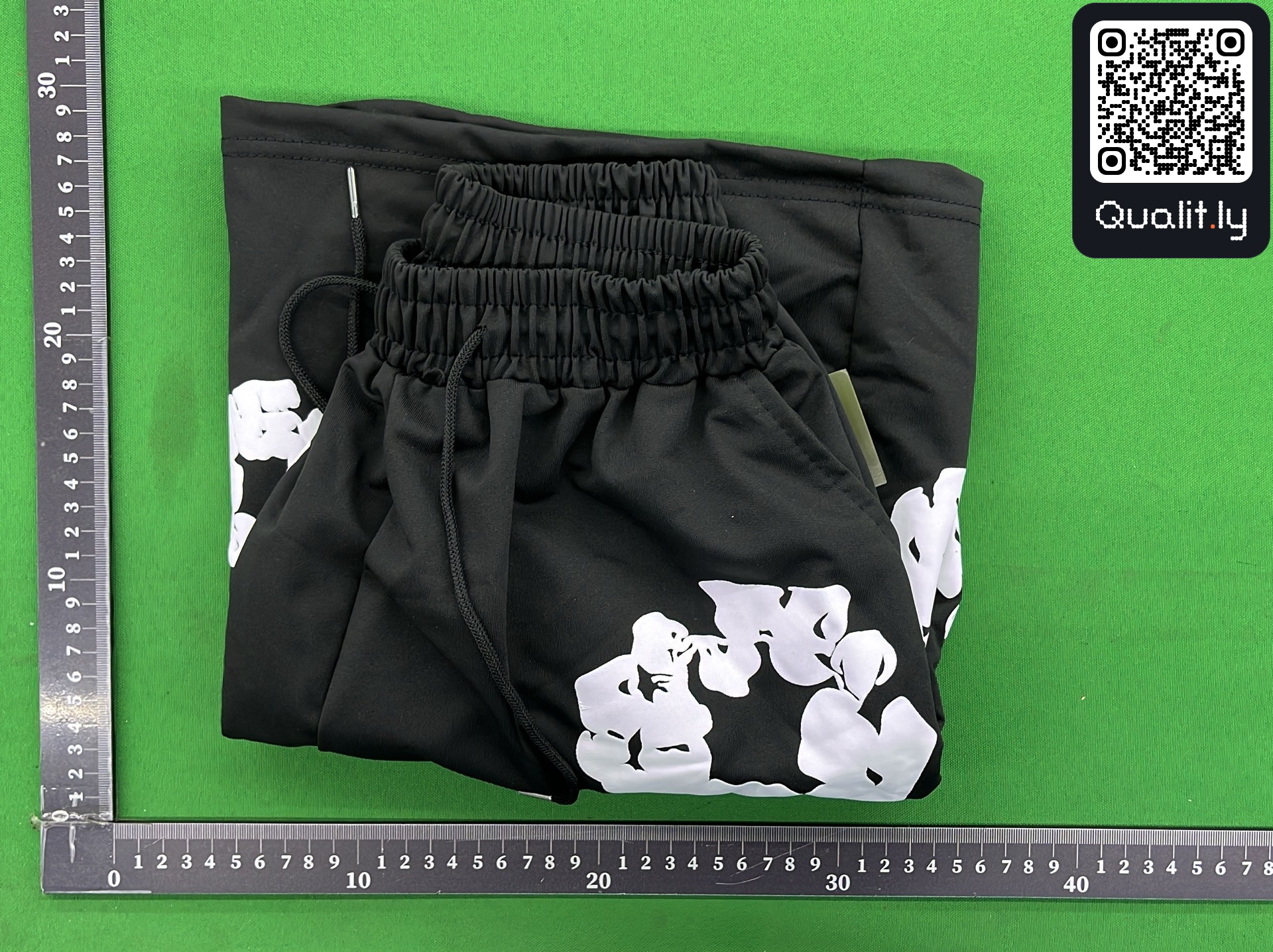 Short — photo QC 1 sur 14