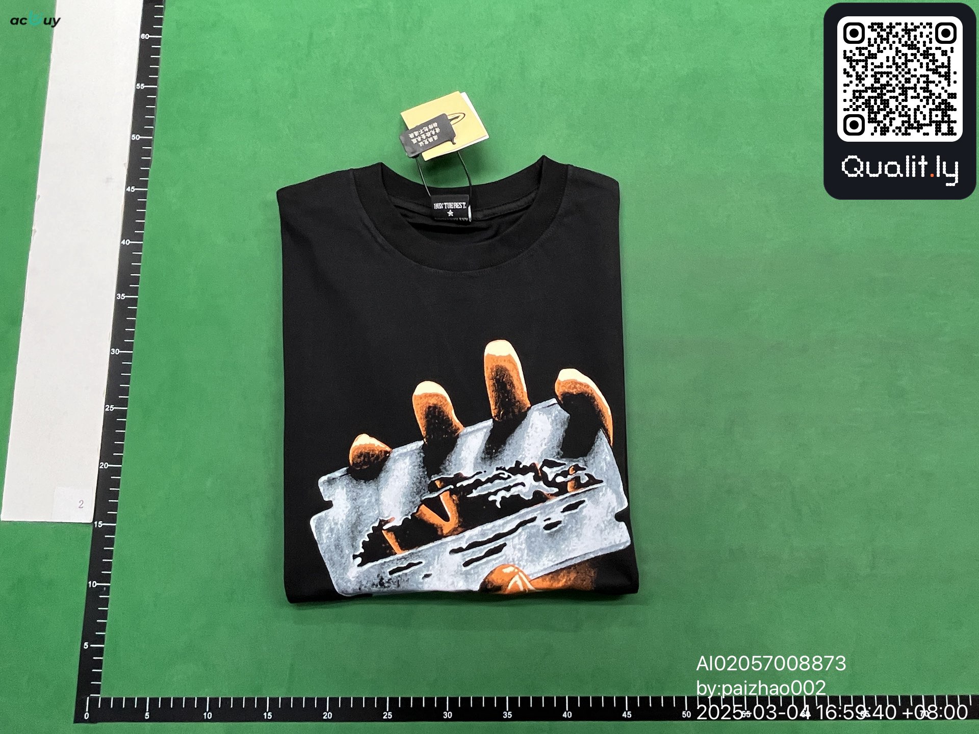 T-shirt — photo QC 1 sur 12