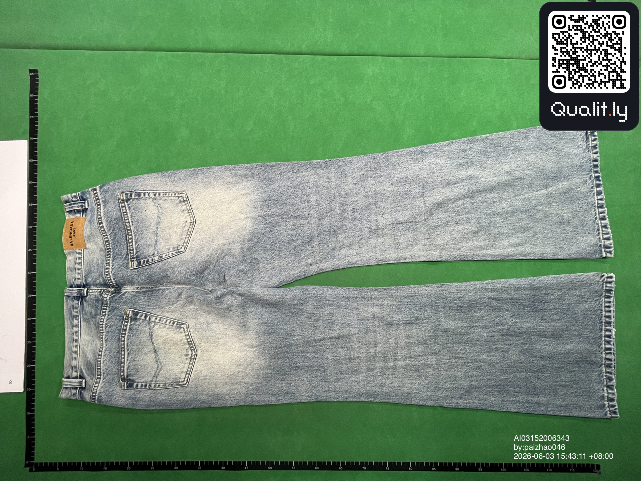 Jeans — QC-foto 1 van 53