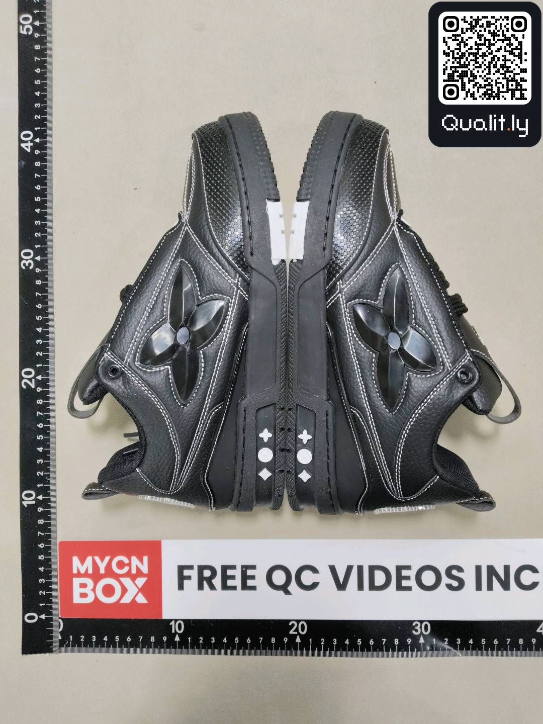Sneakers QC photo 2 of 10